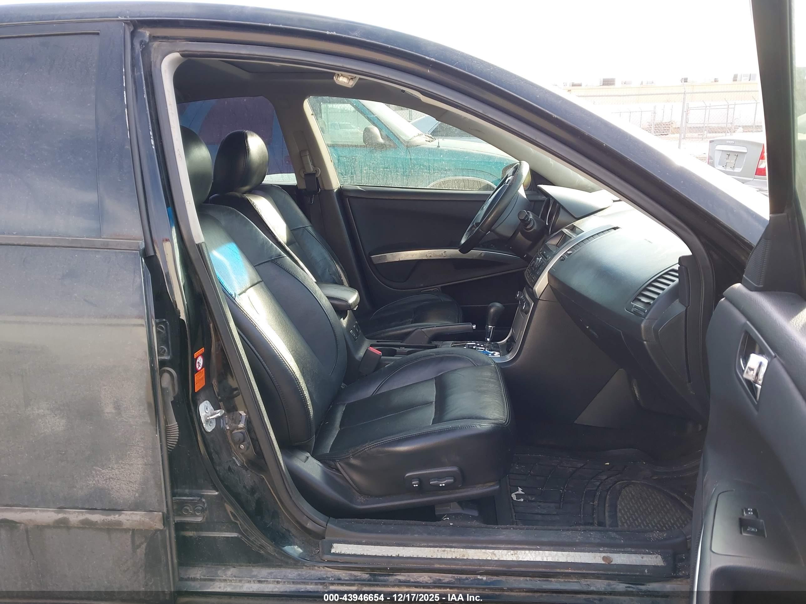NISSAN MAXIMA image 5