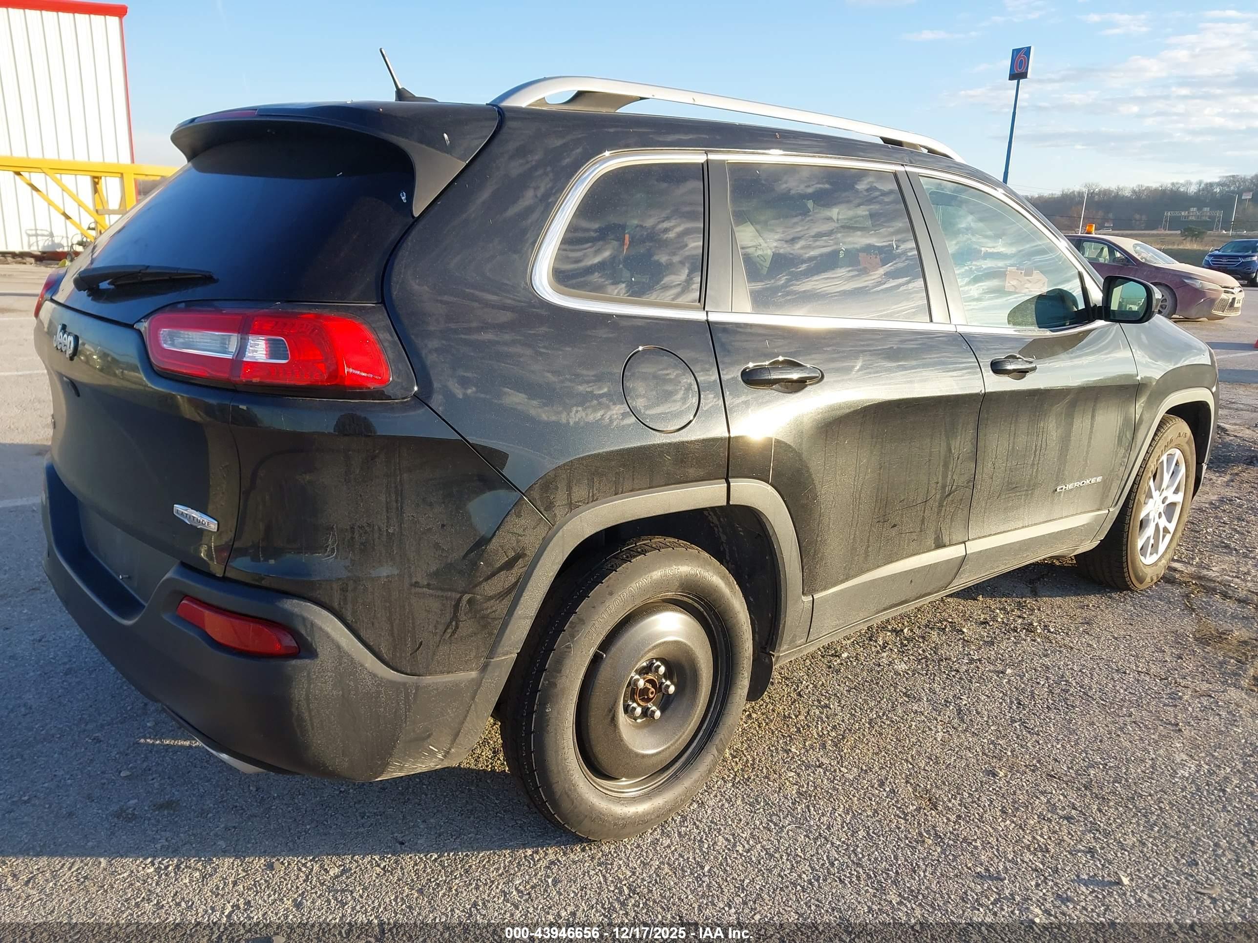 JEEP CHEROKEE image 4
