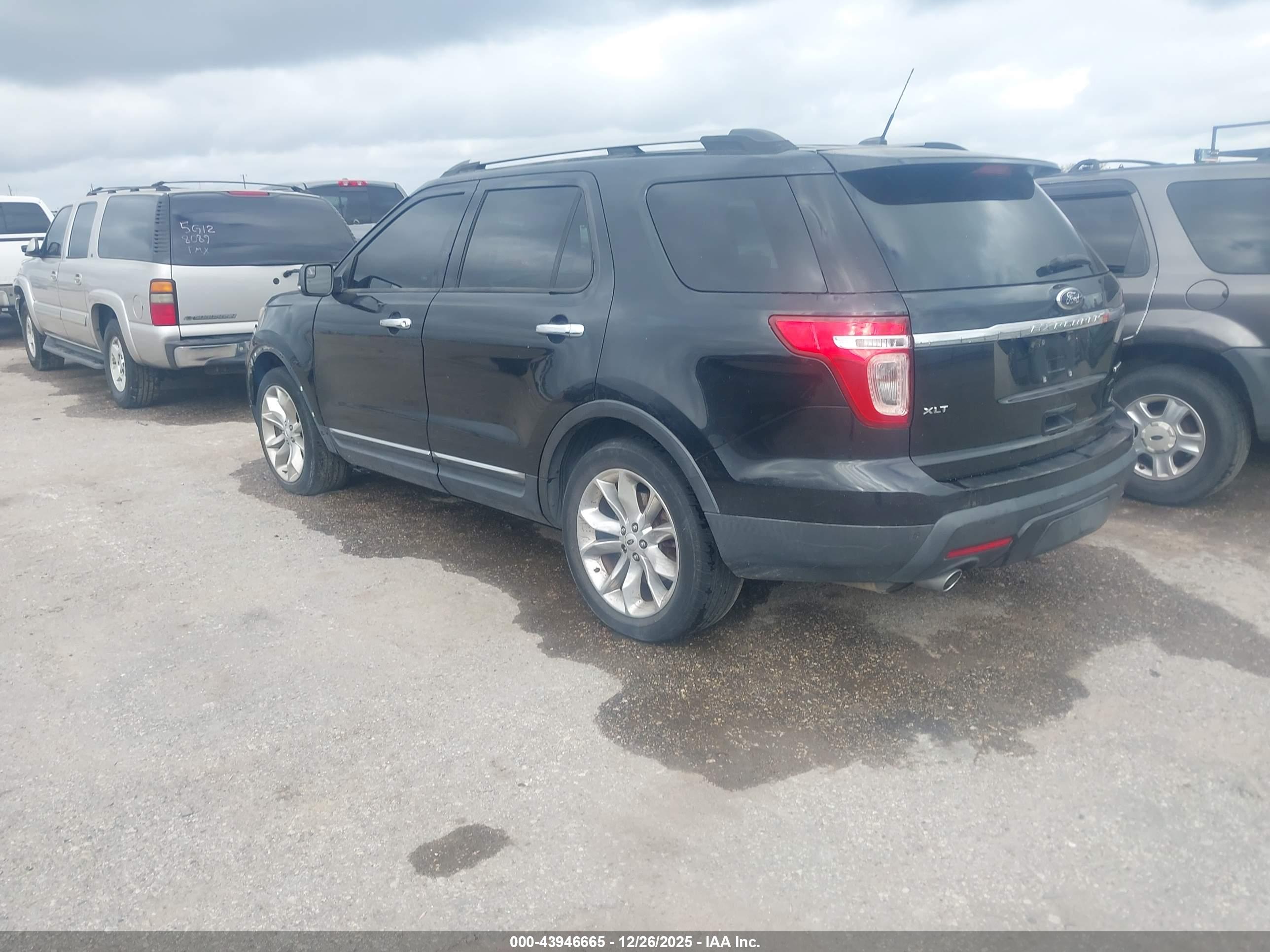 FORD EXPLORER image 3