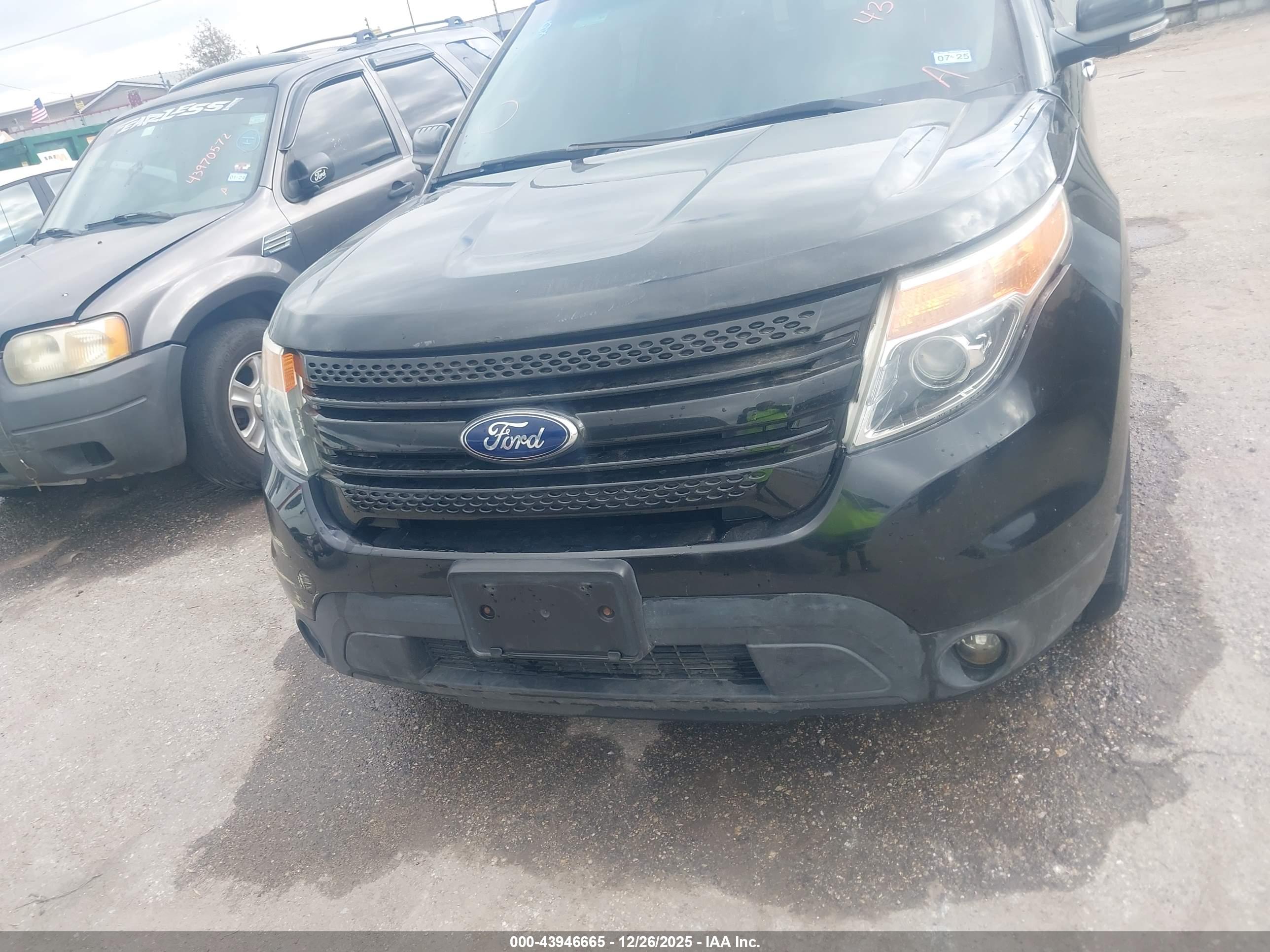 FORD EXPLORER image 6
