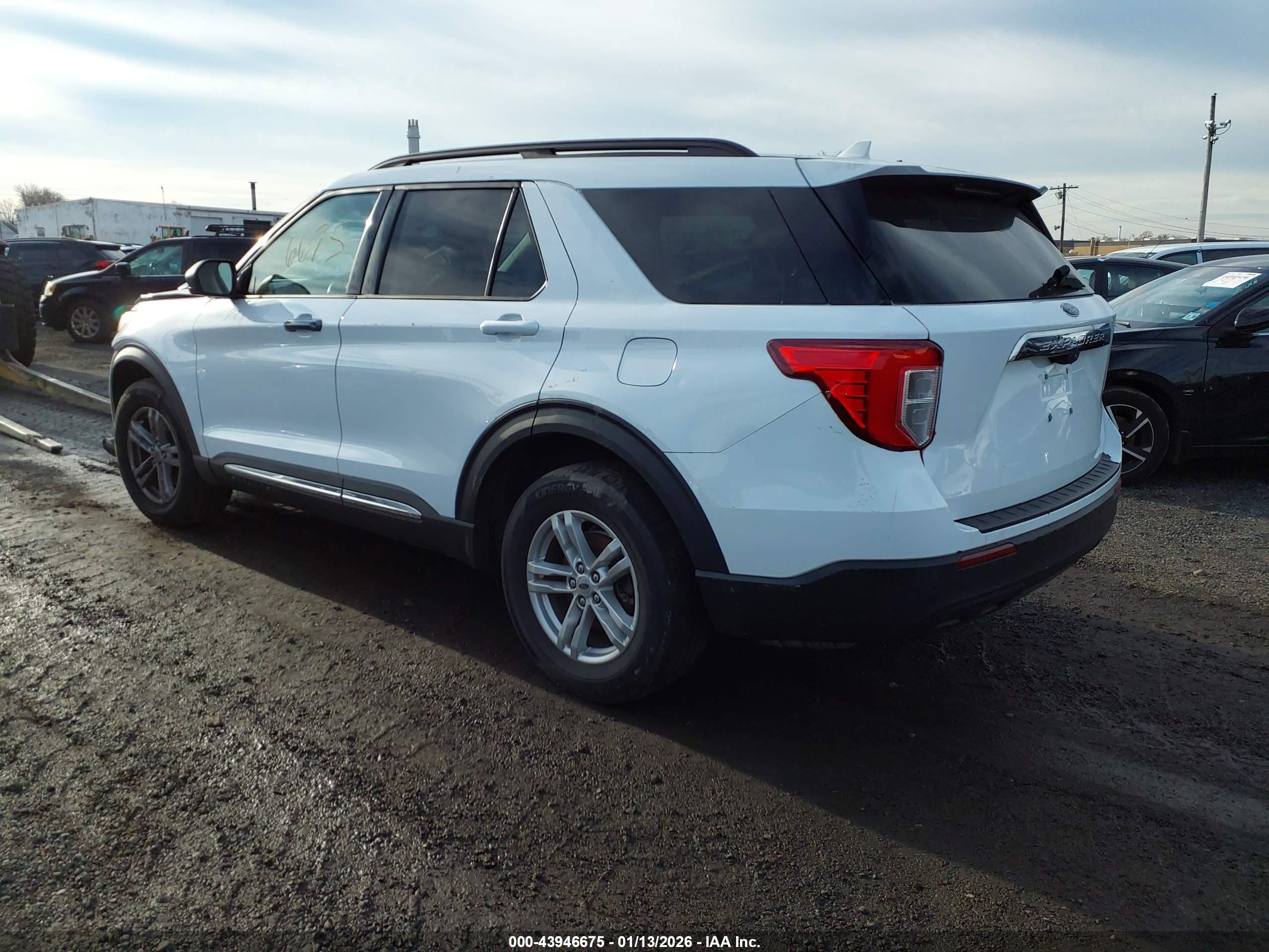 FORD EXPLORER image 3
