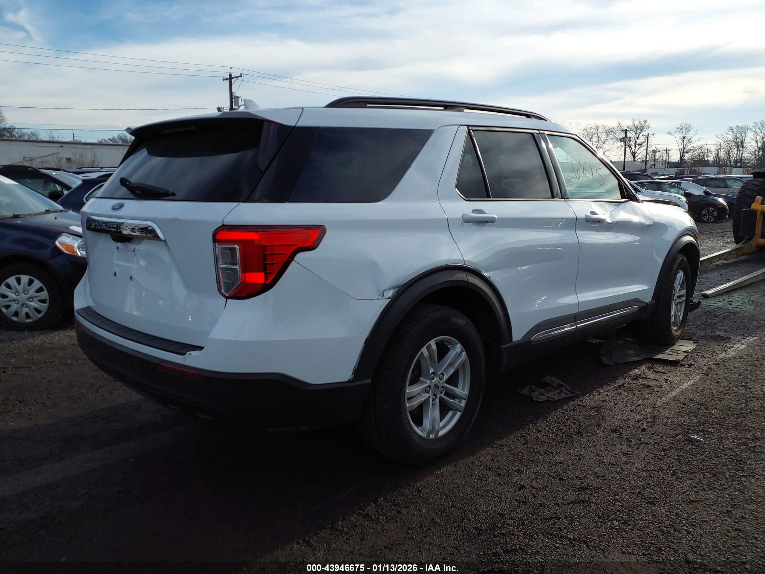 FORD EXPLORER image 4