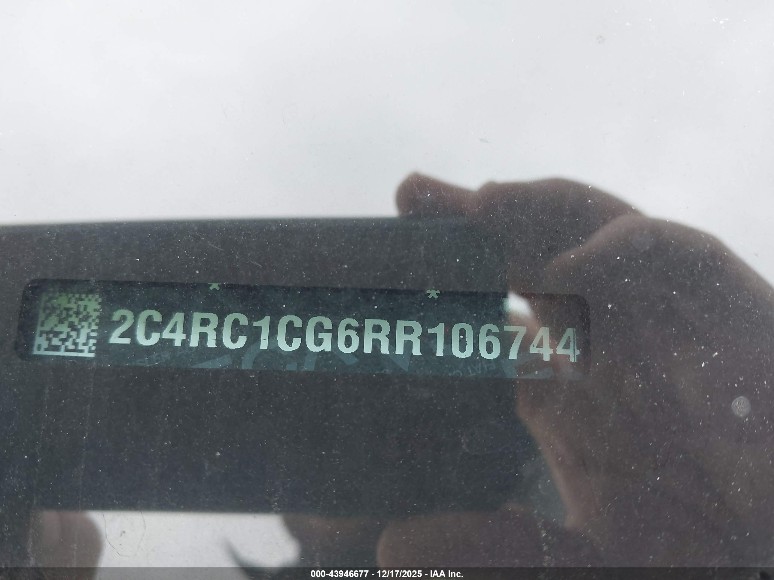 CHRYSLER VOYAGER image 9