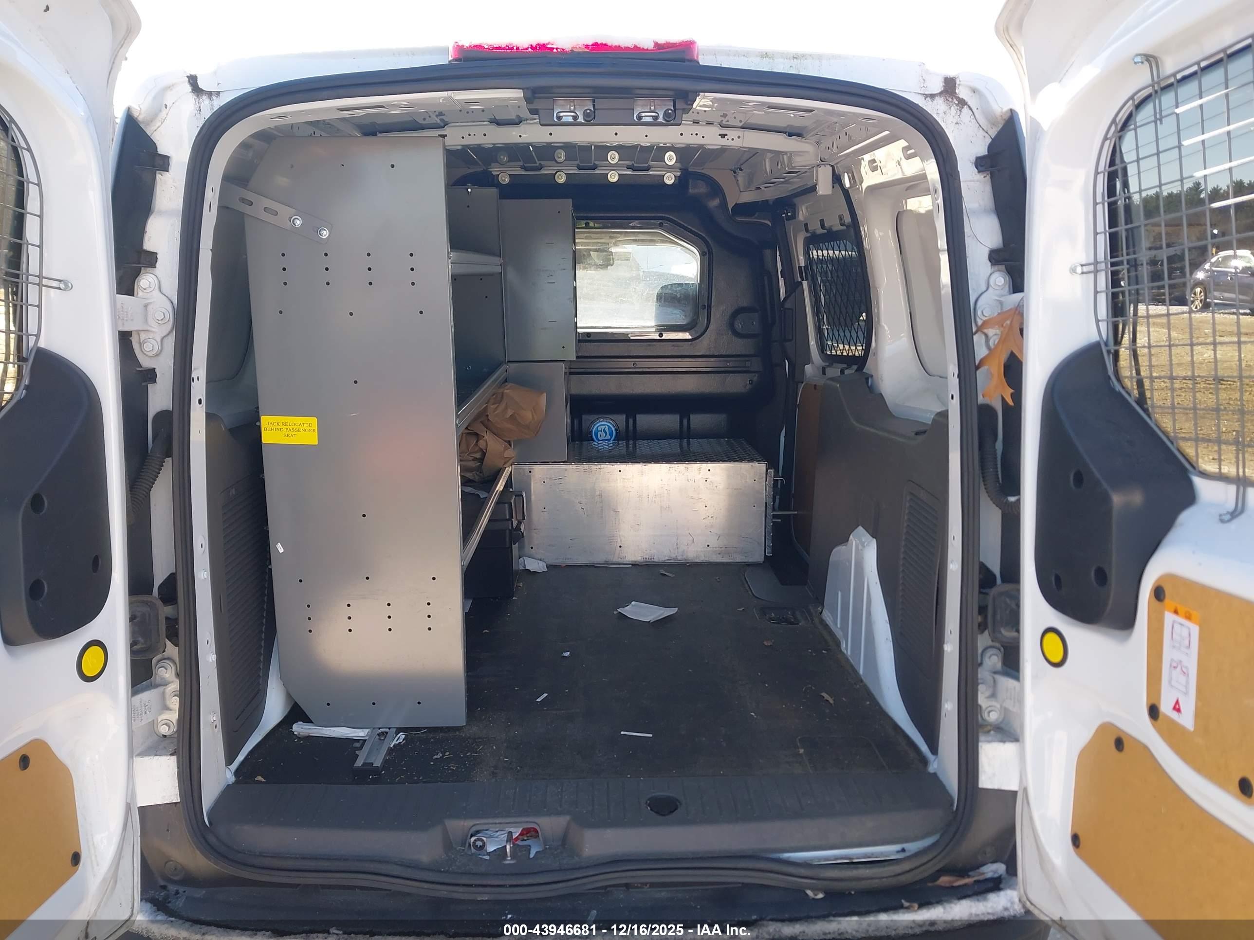 FORD TRANSIT image 8