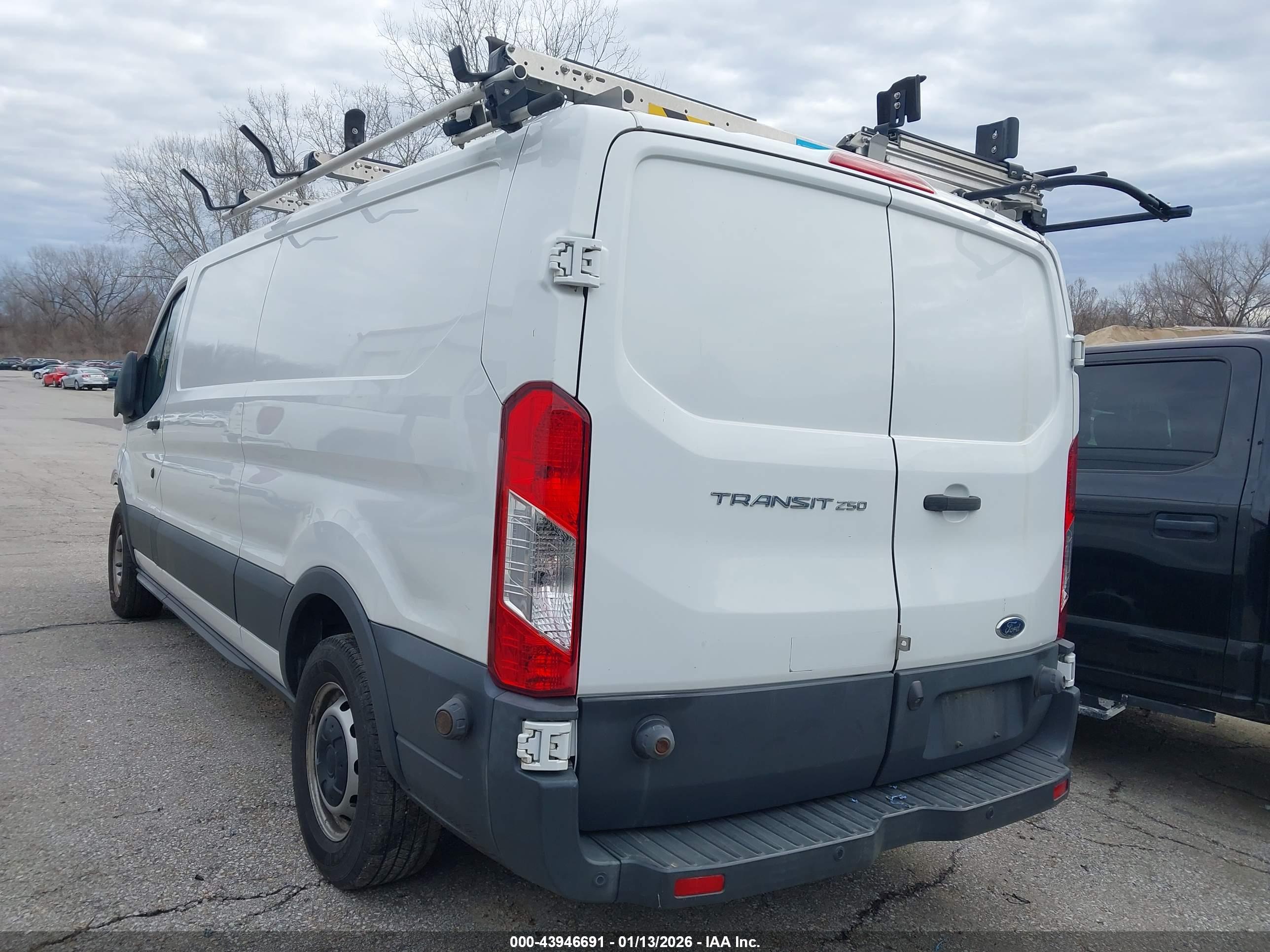 FORD TRANSIT-250 image 3