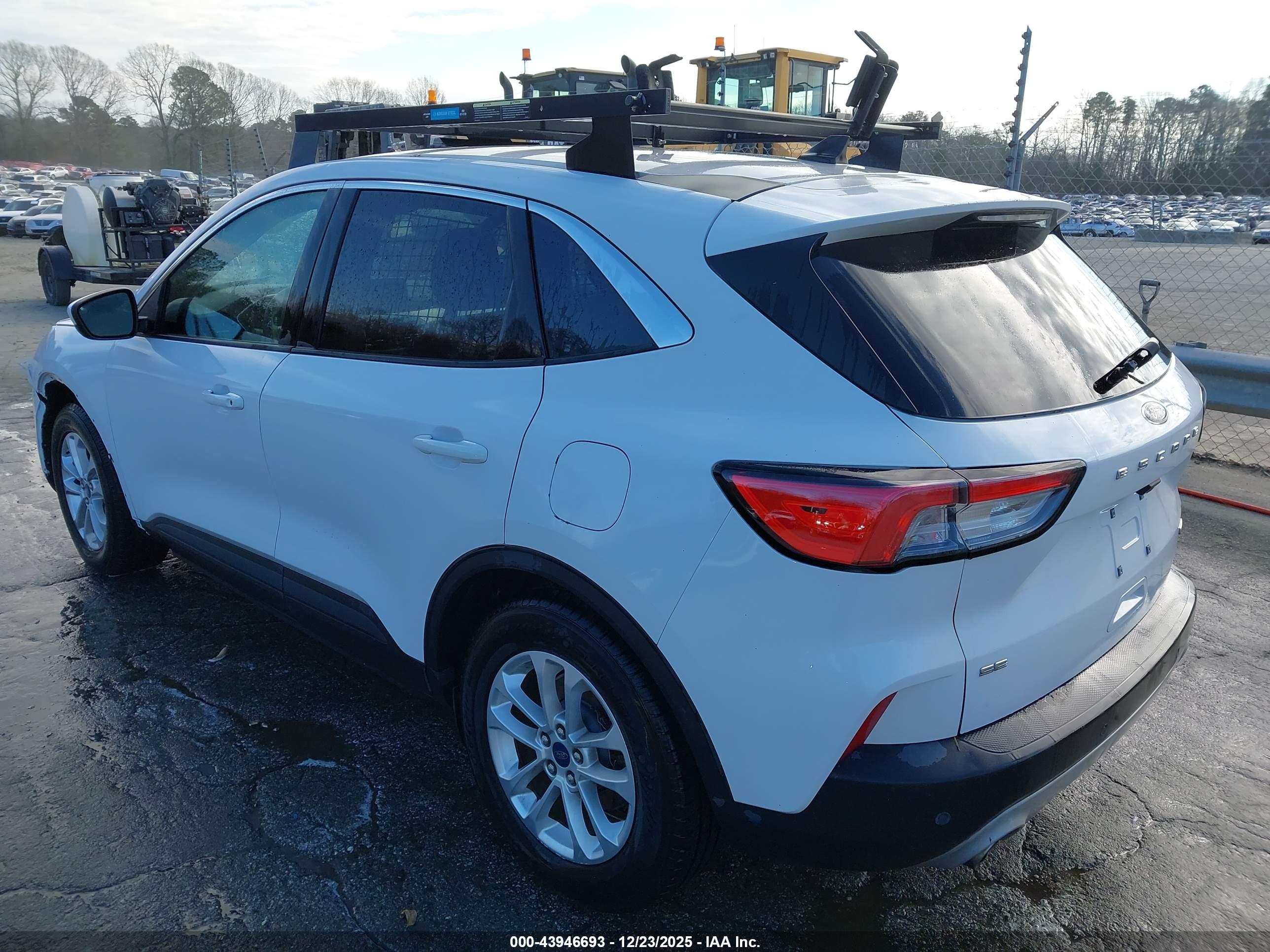 FORD ESCAPE image 3