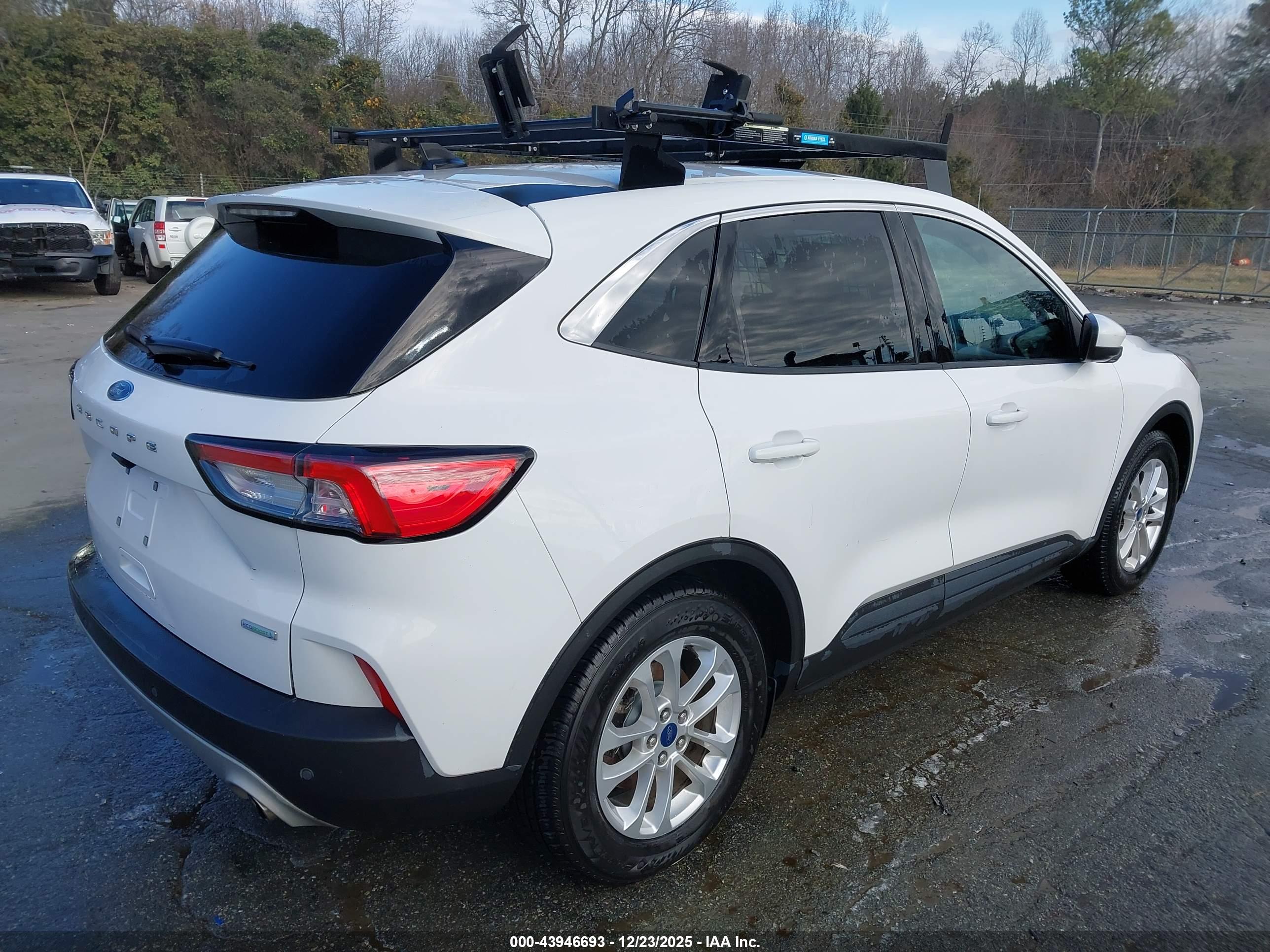 FORD ESCAPE image 4