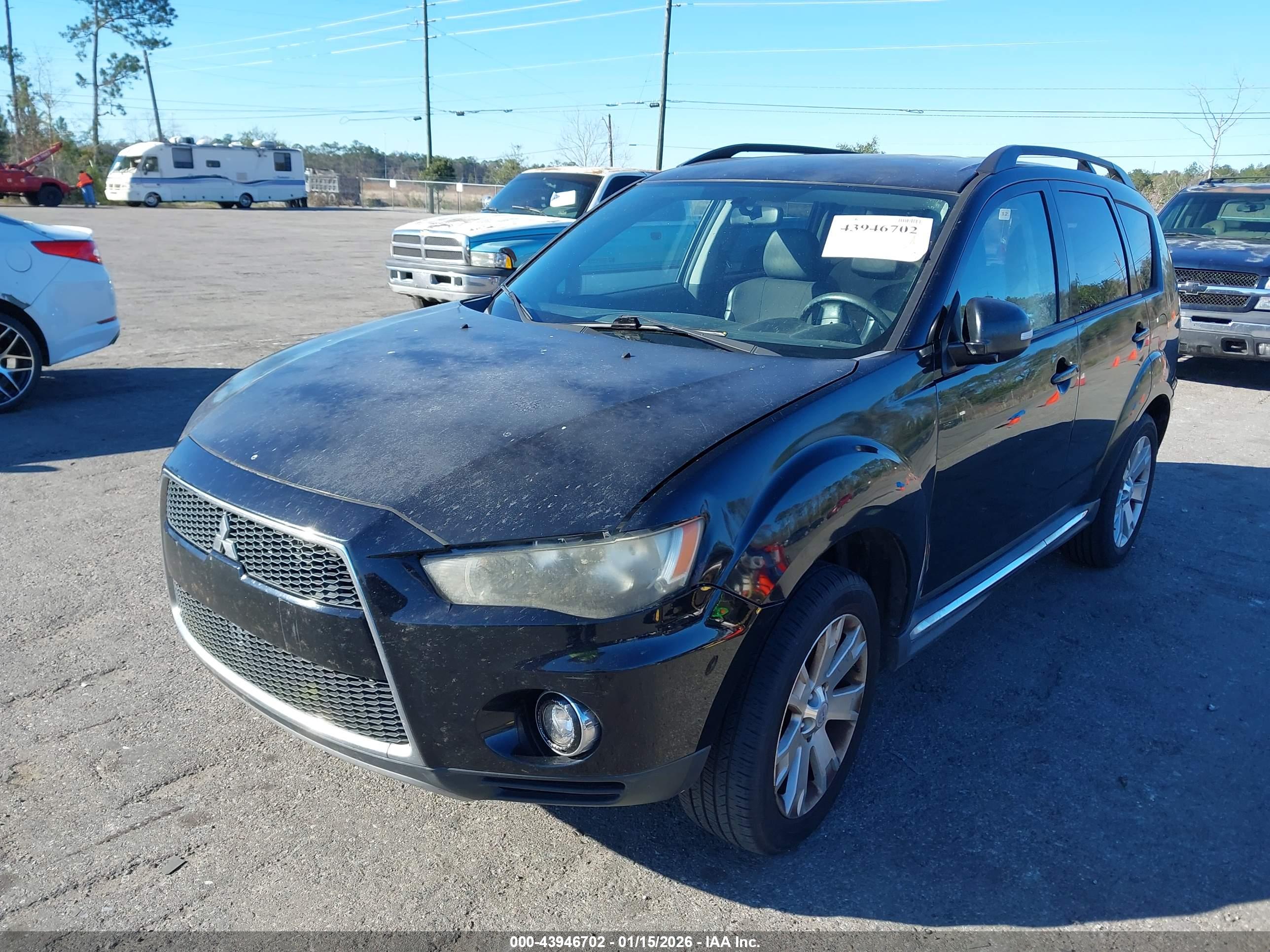 MITSUBISHI OUTLANDER image 2