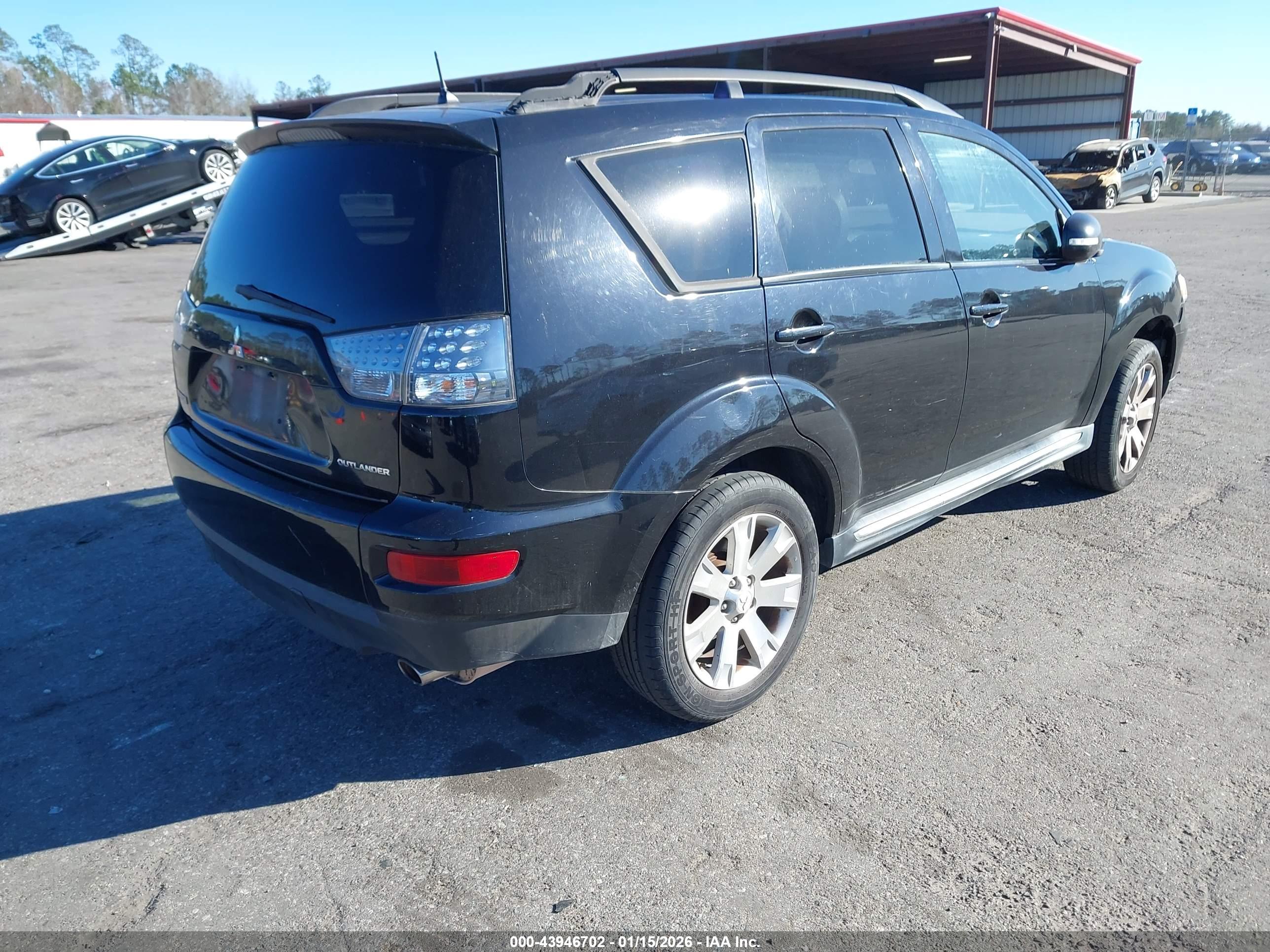MITSUBISHI OUTLANDER image 4
