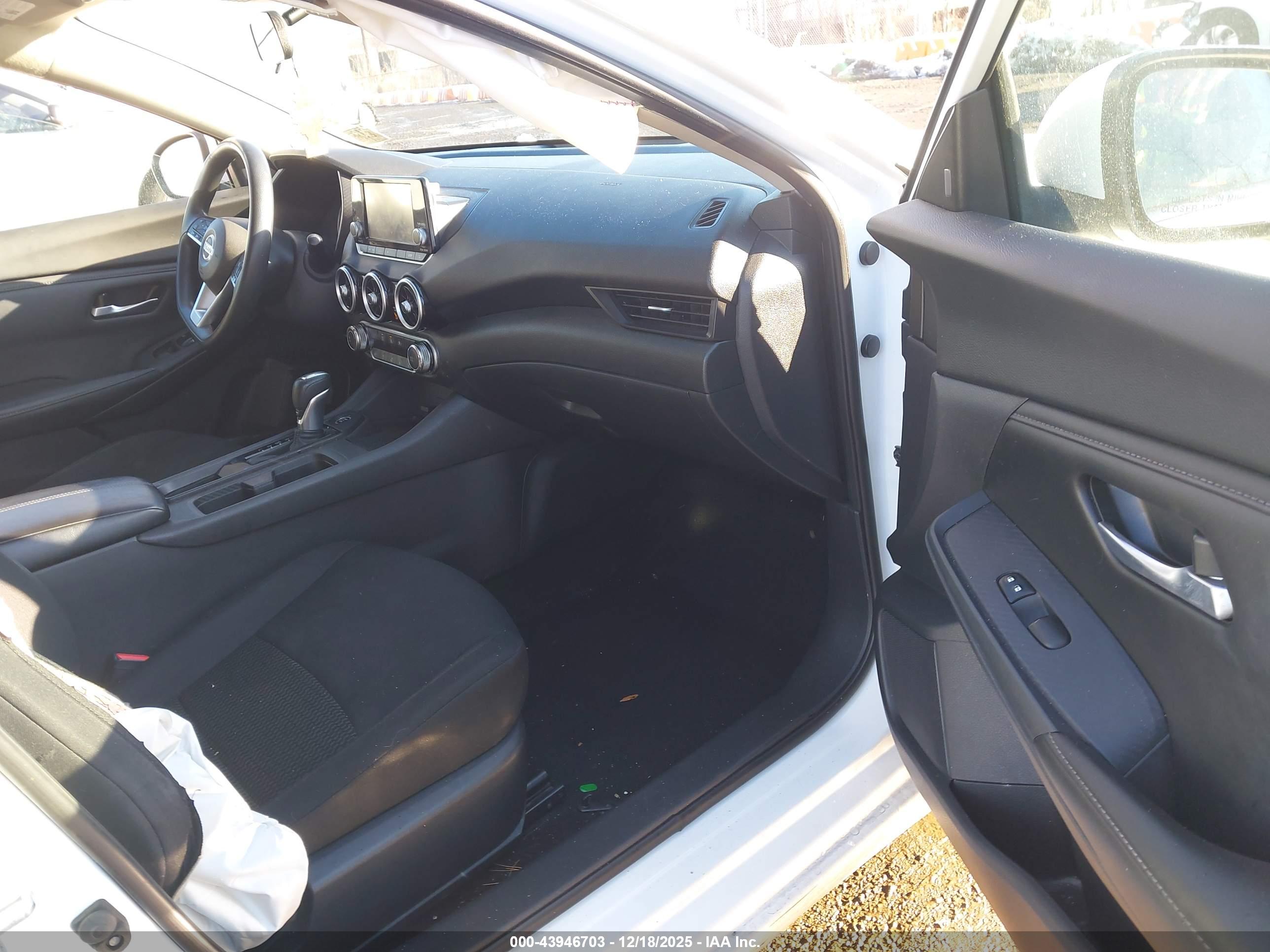NISSAN SENTRA image 5