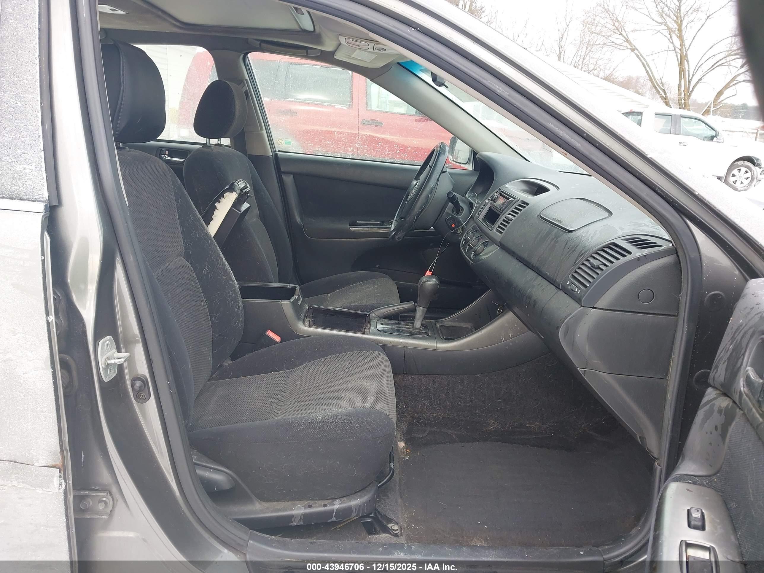 TOYOTA CAMRY image 5