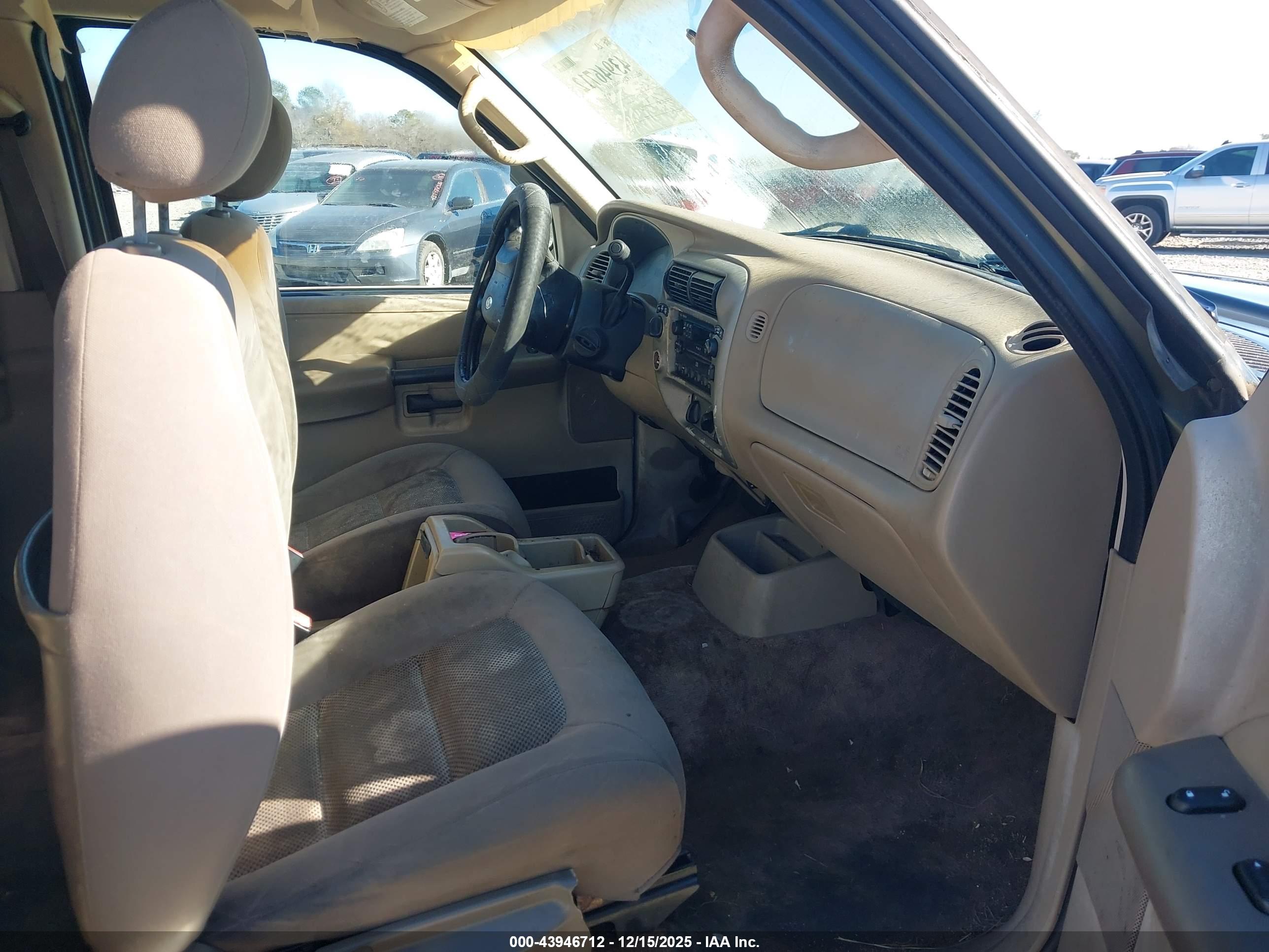 FORD EXPLORER image 5
