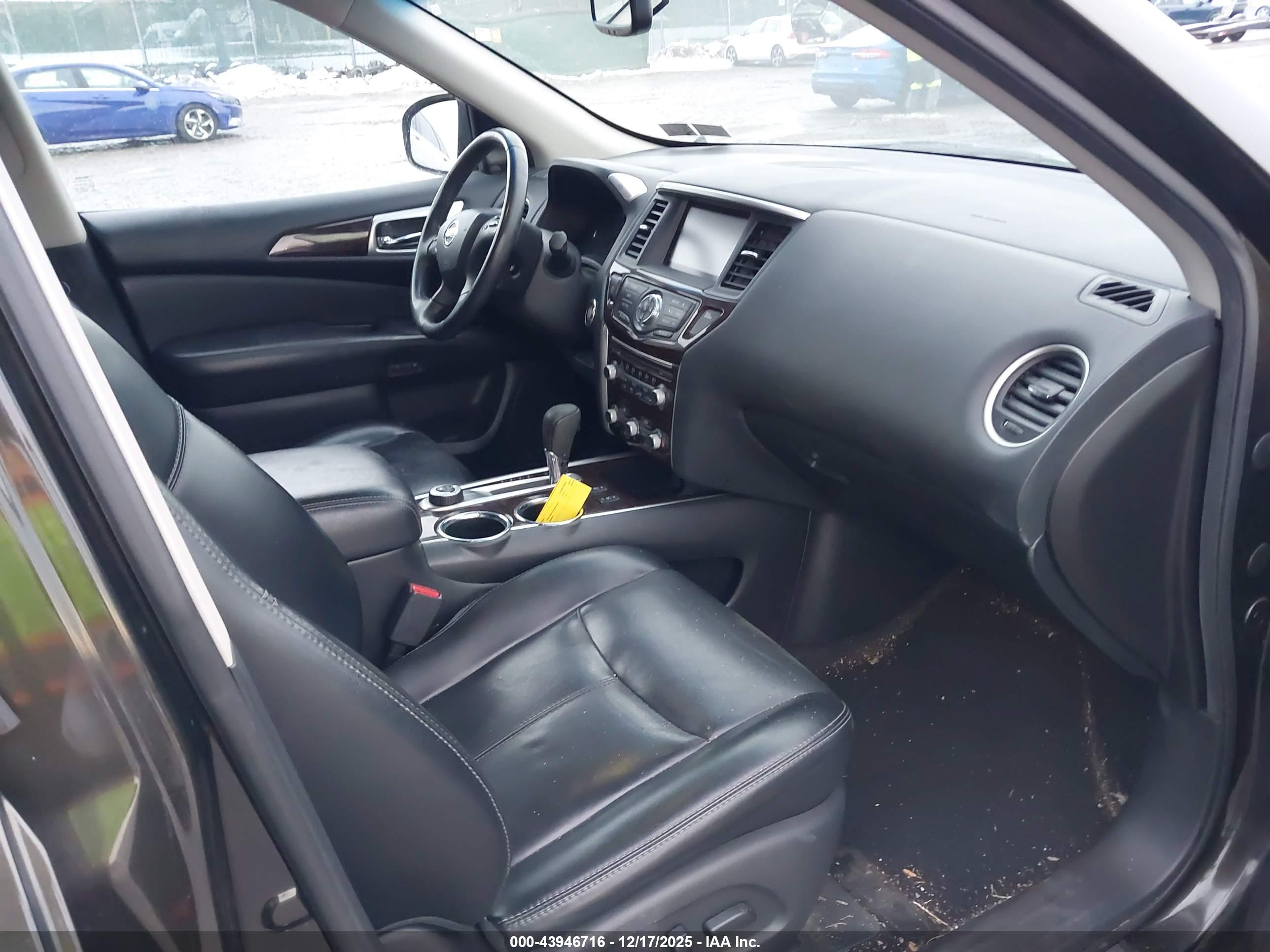 NISSAN PATHFINDER image 5