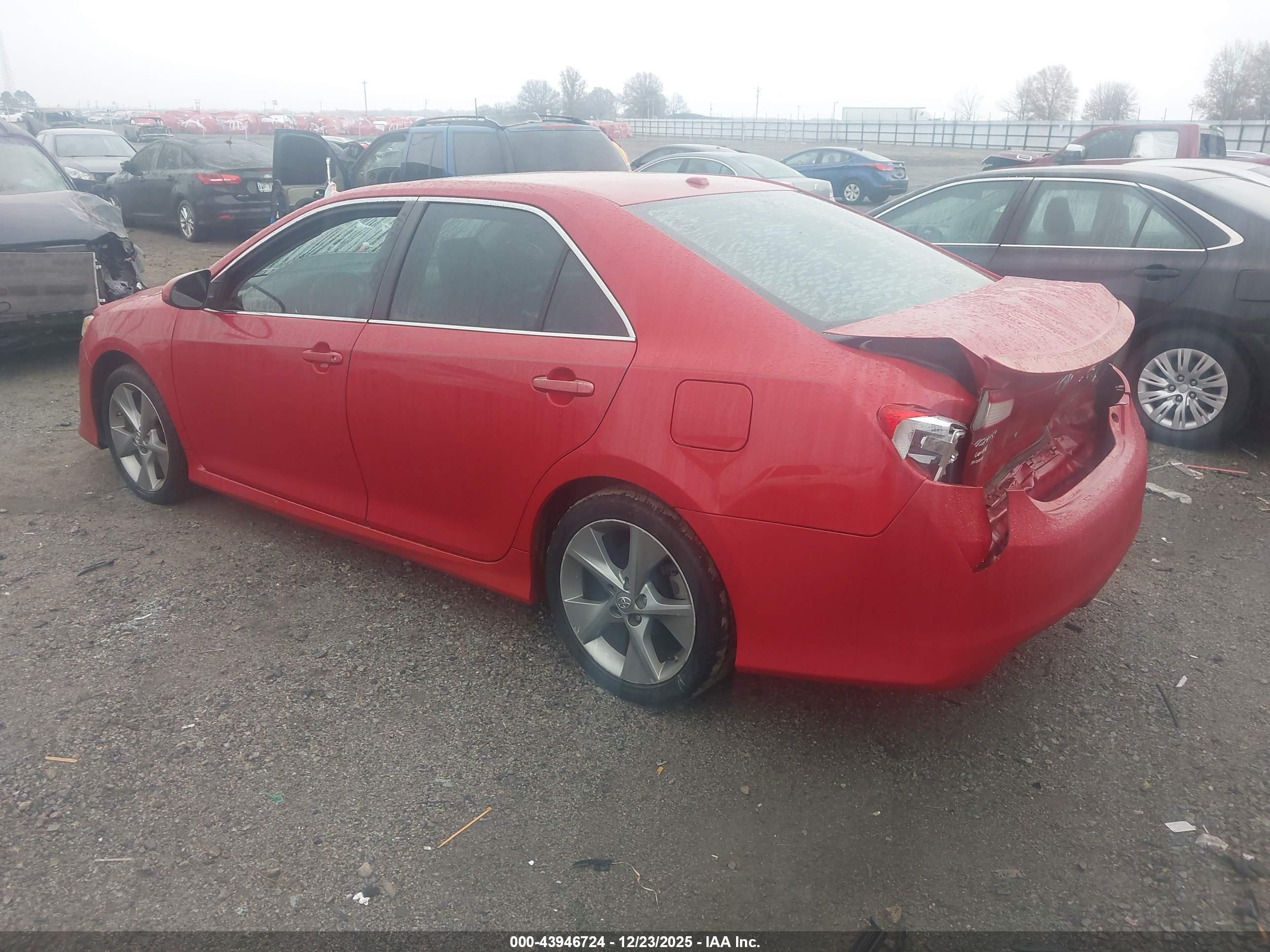 TOYOTA CAMRY image 3
