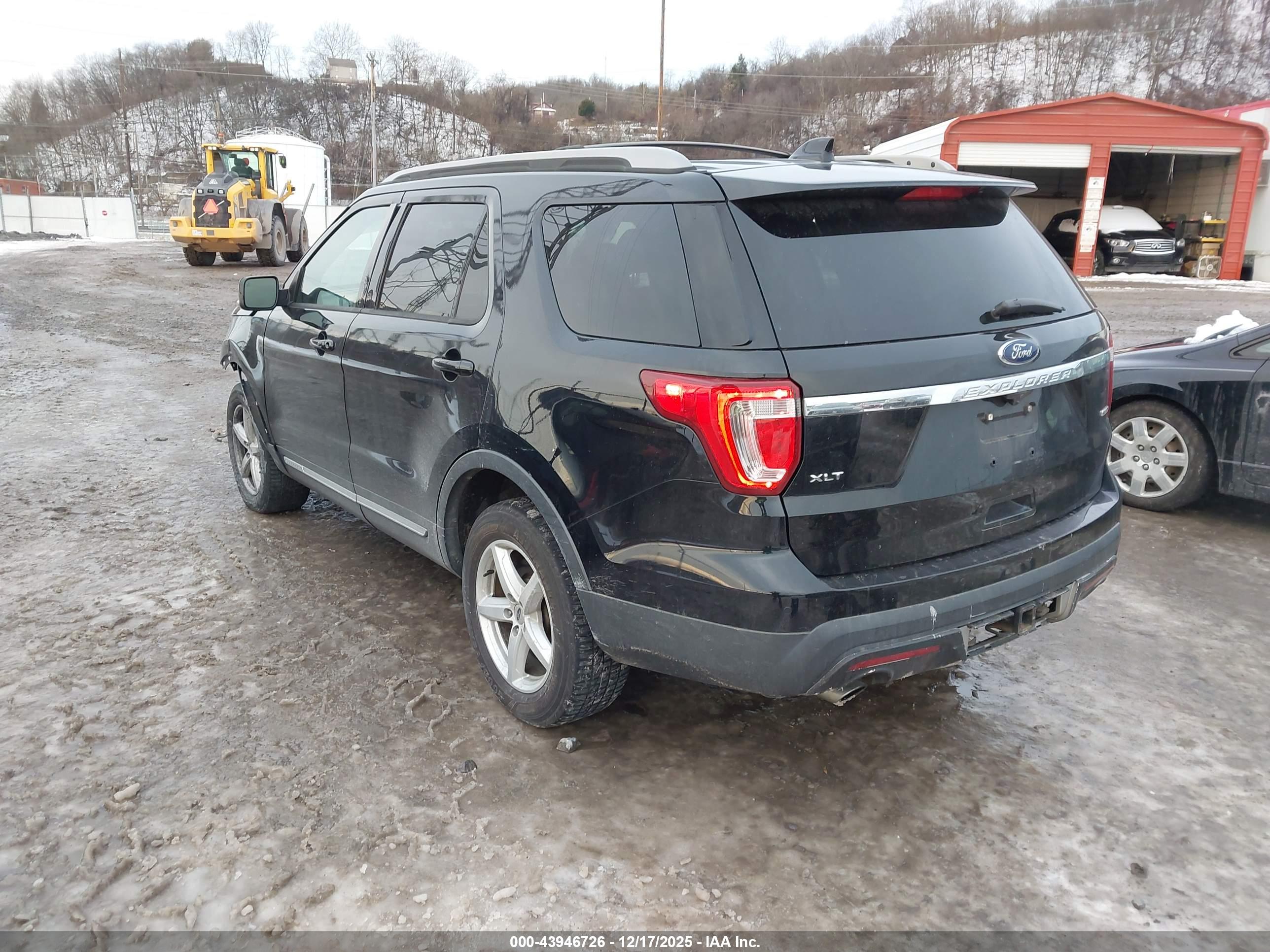 FORD EXPLORER image 3