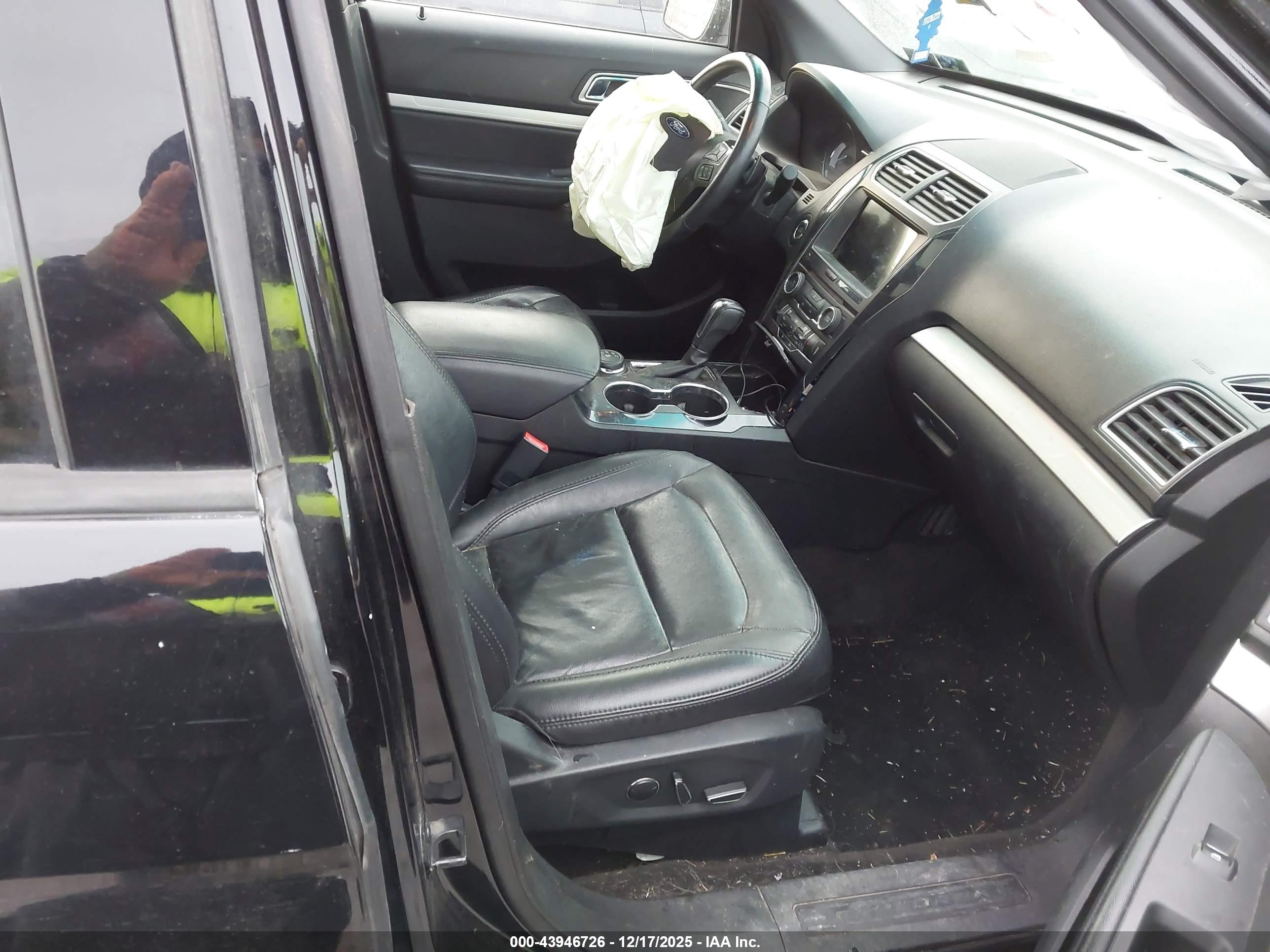 FORD EXPLORER image 5