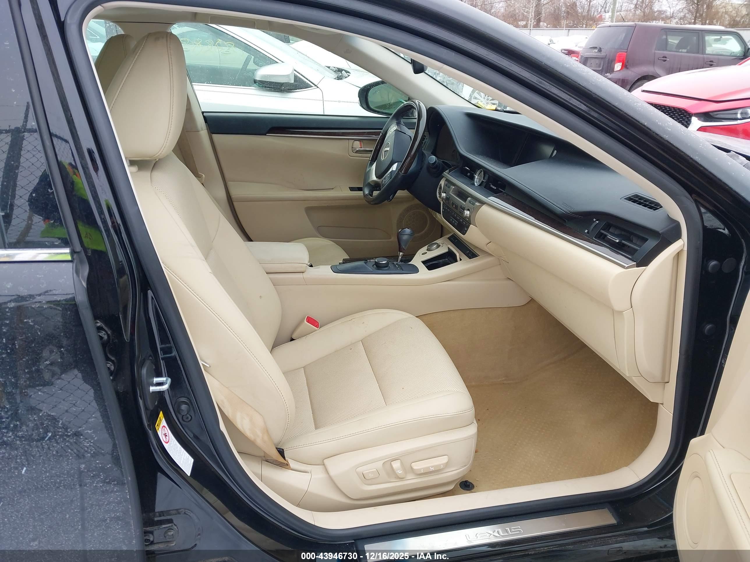 LEXUS ES image 5