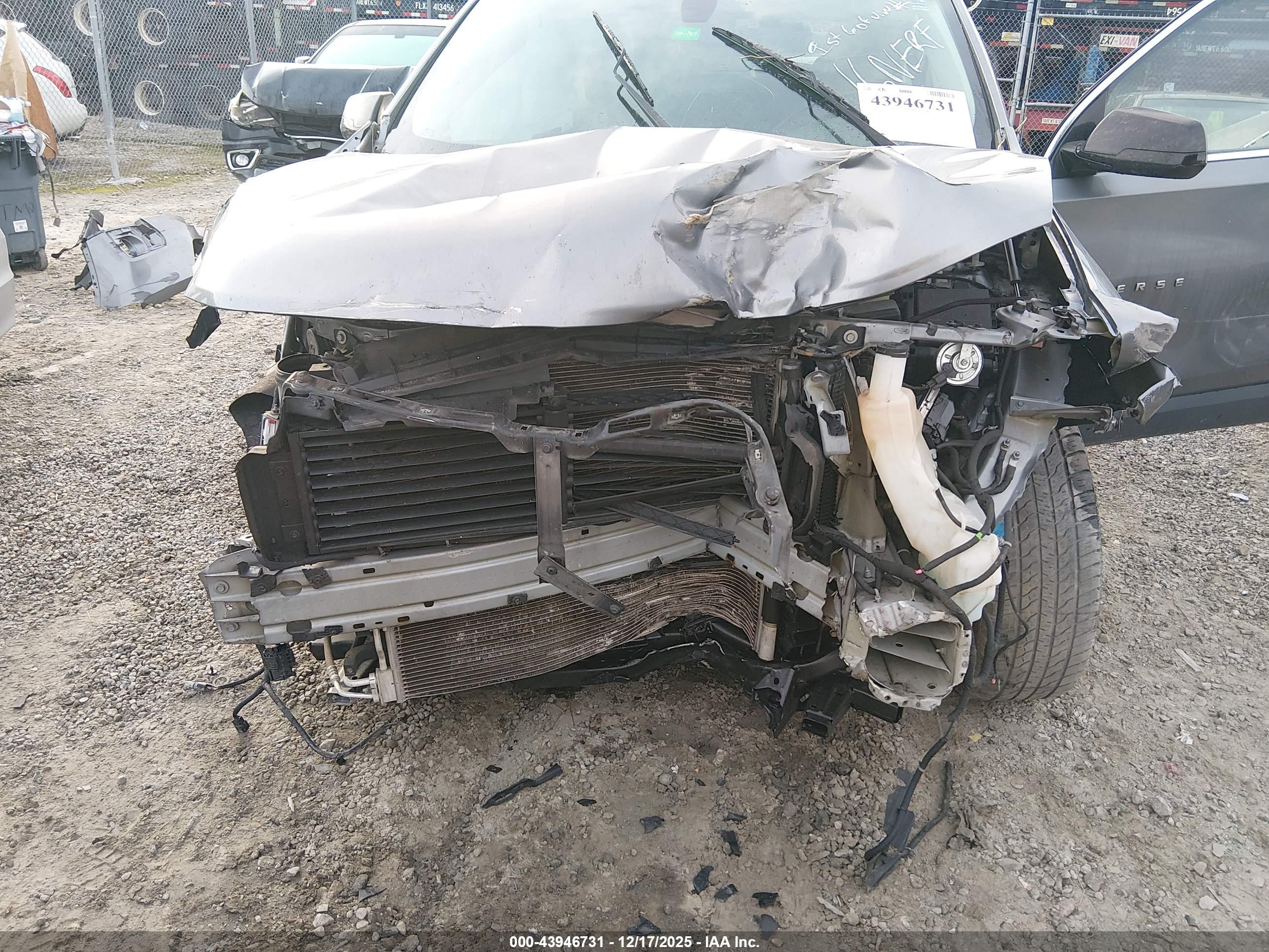 CHEVROLET TRAVERSE image 6