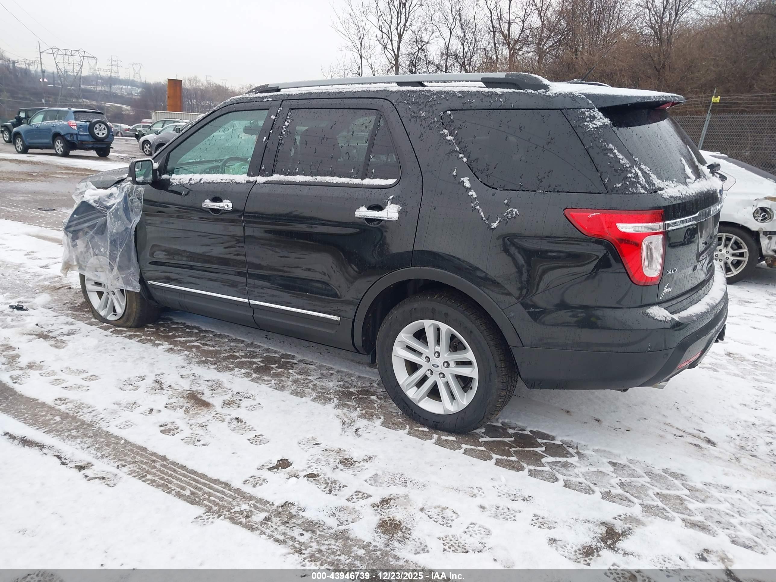 FORD EXPLORER image 3