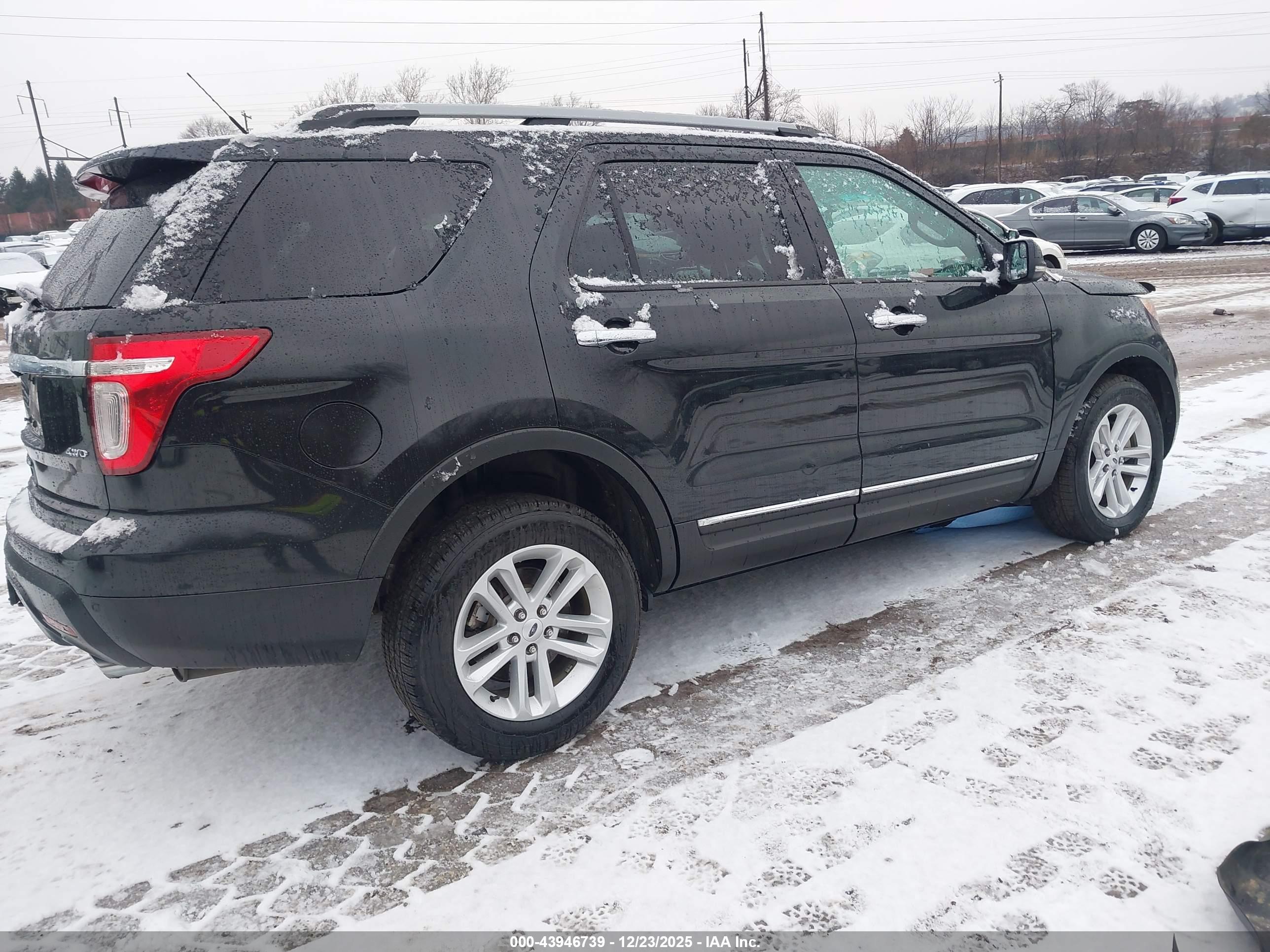 FORD EXPLORER image 4