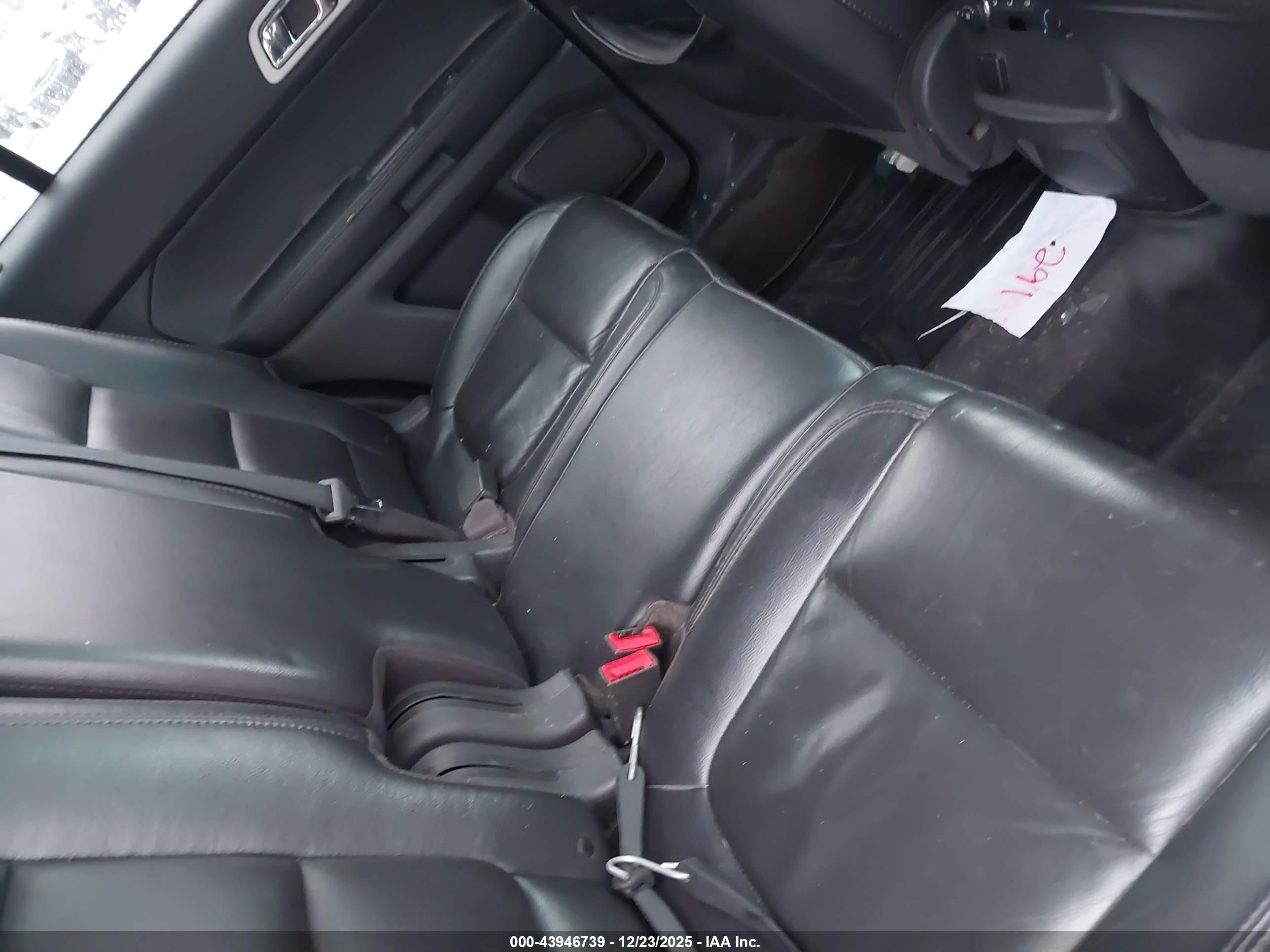 FORD EXPLORER image 8