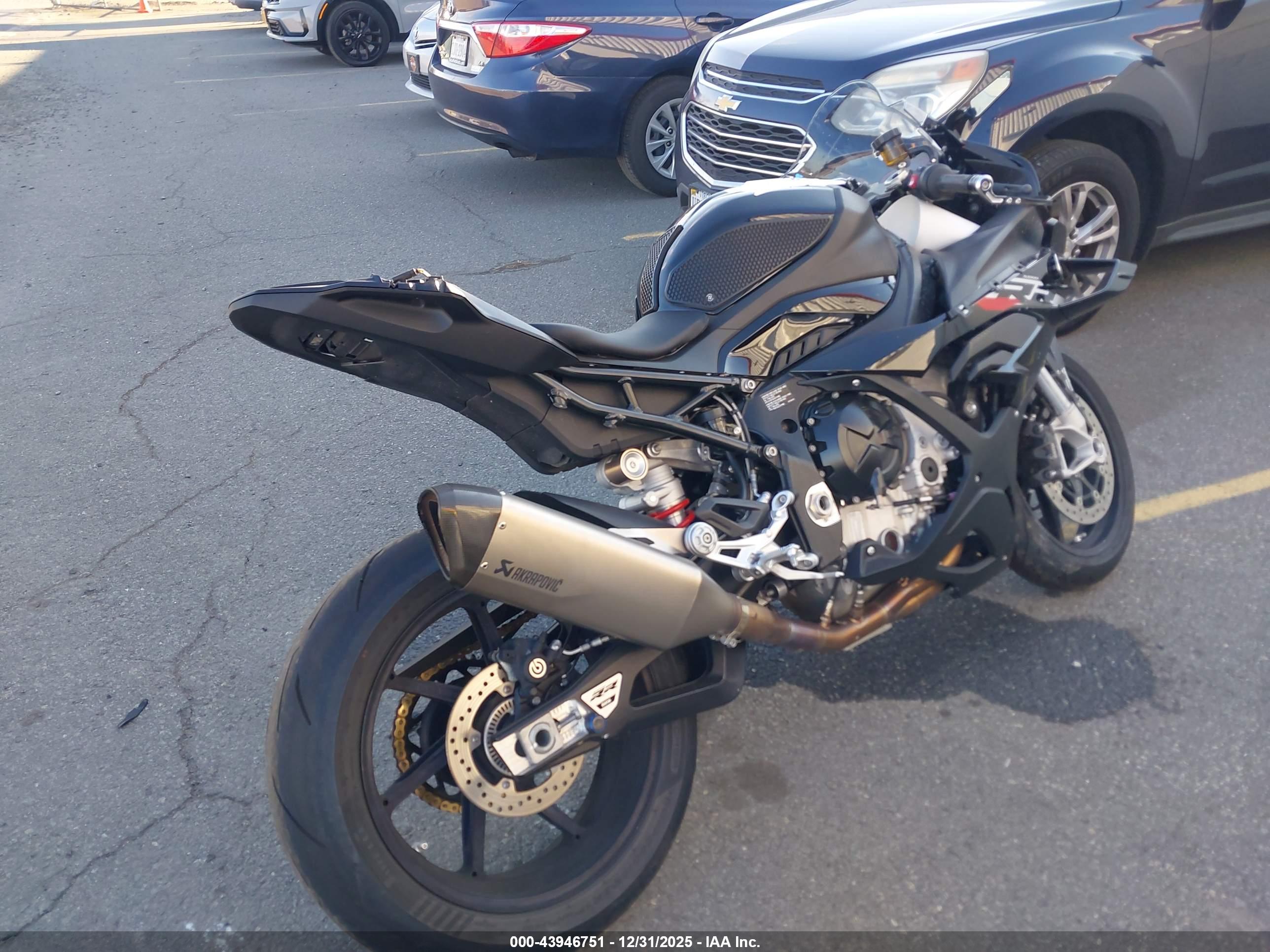 BMW S image 4