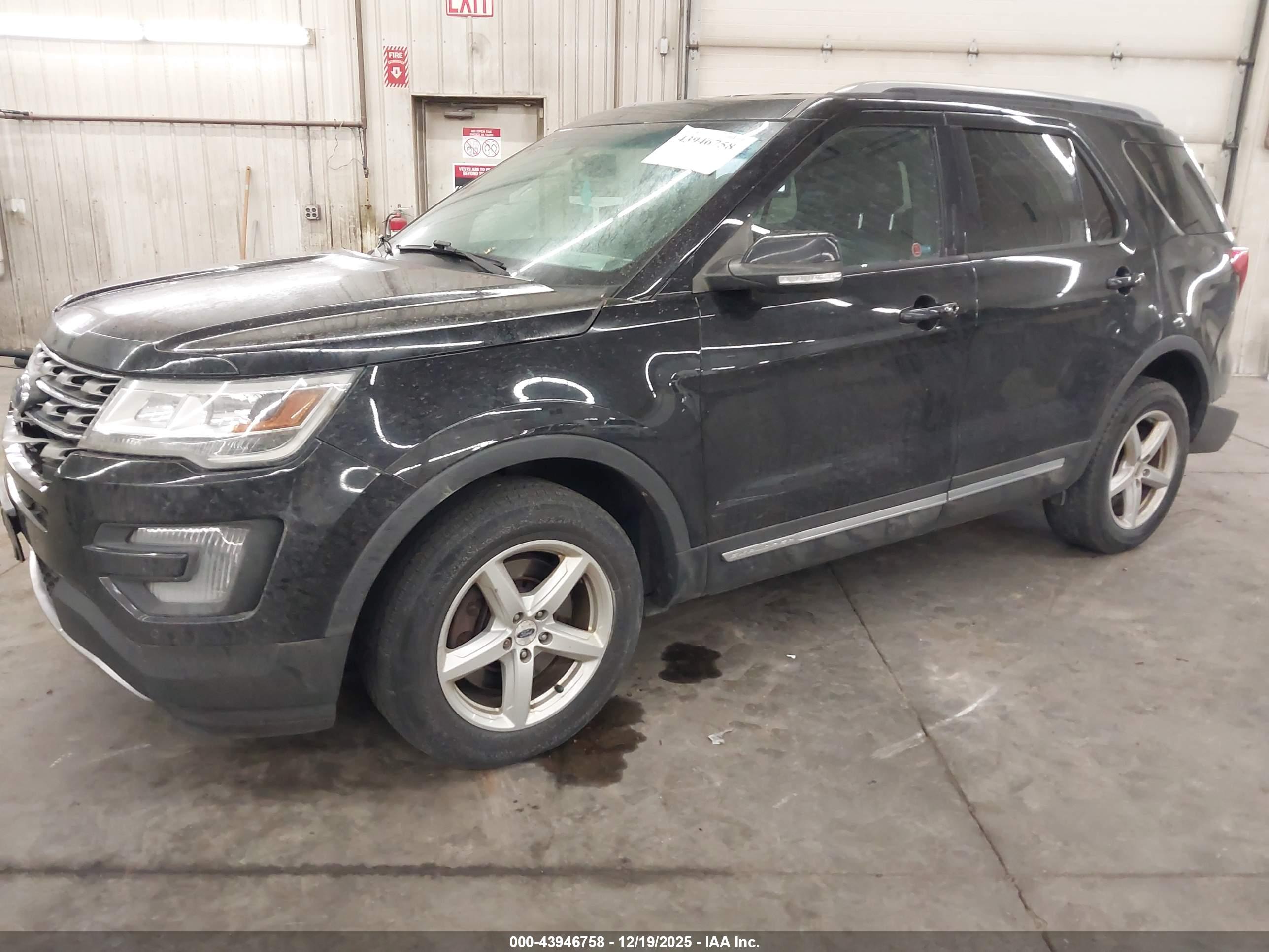 FORD EXPLORER image 2