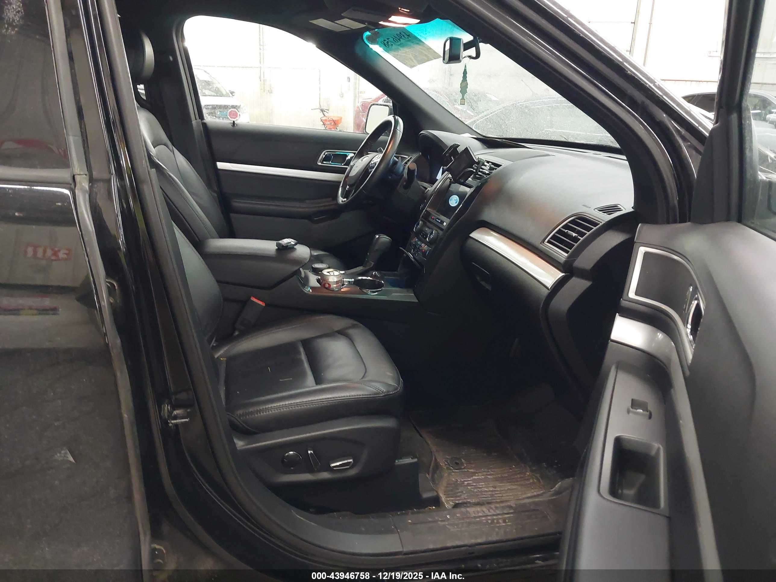 FORD EXPLORER image 5