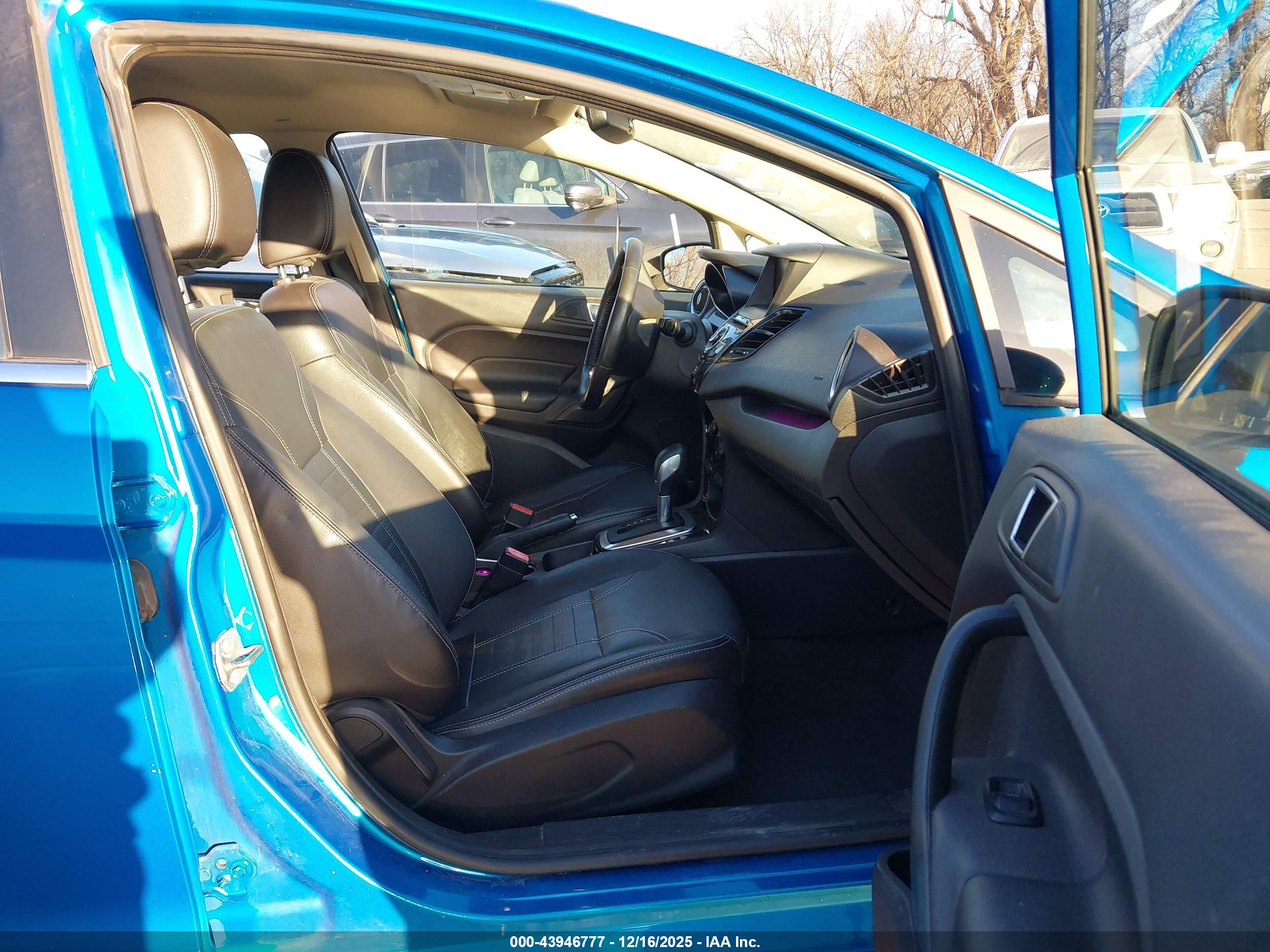 FORD FIESTA image 5