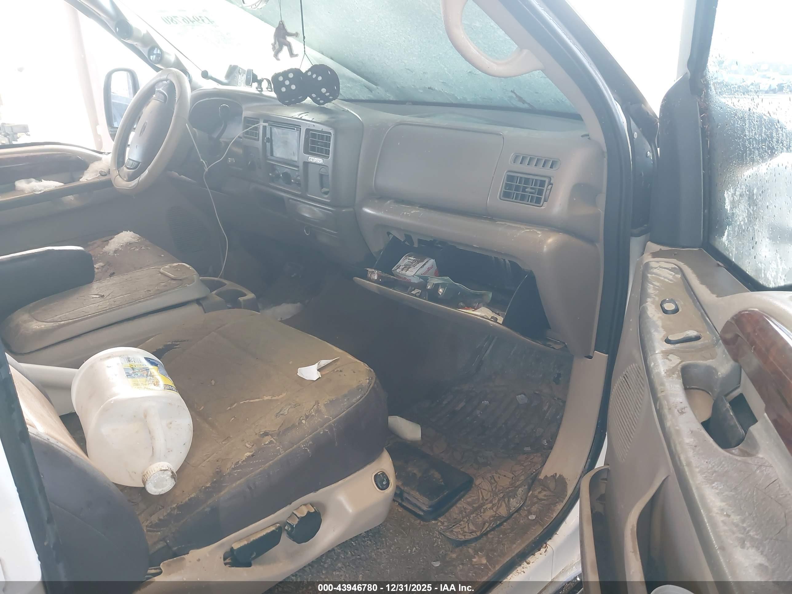 FORD EXCURSION image 5