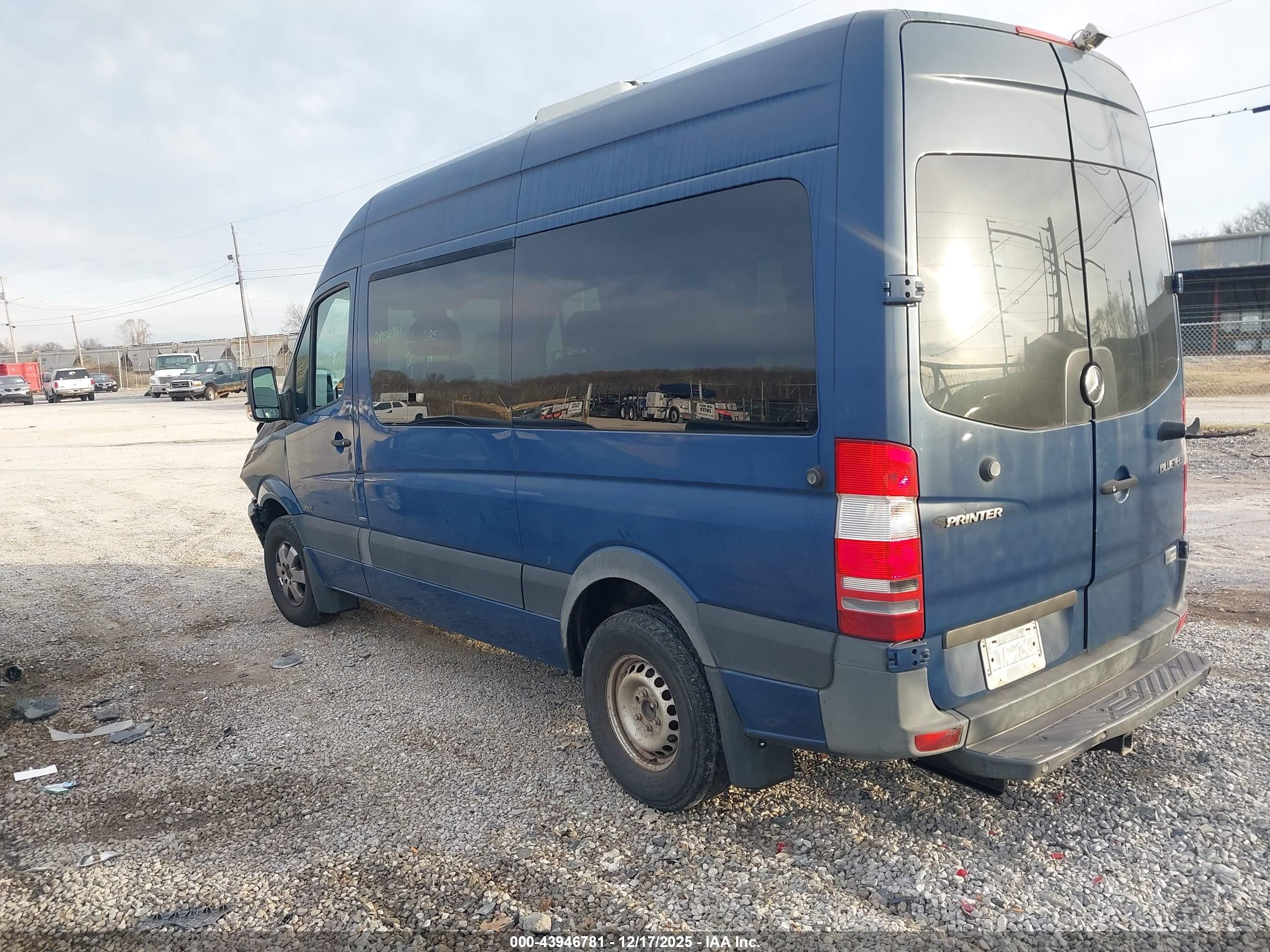 MERCEDES-BENZ SPRINTER image 3