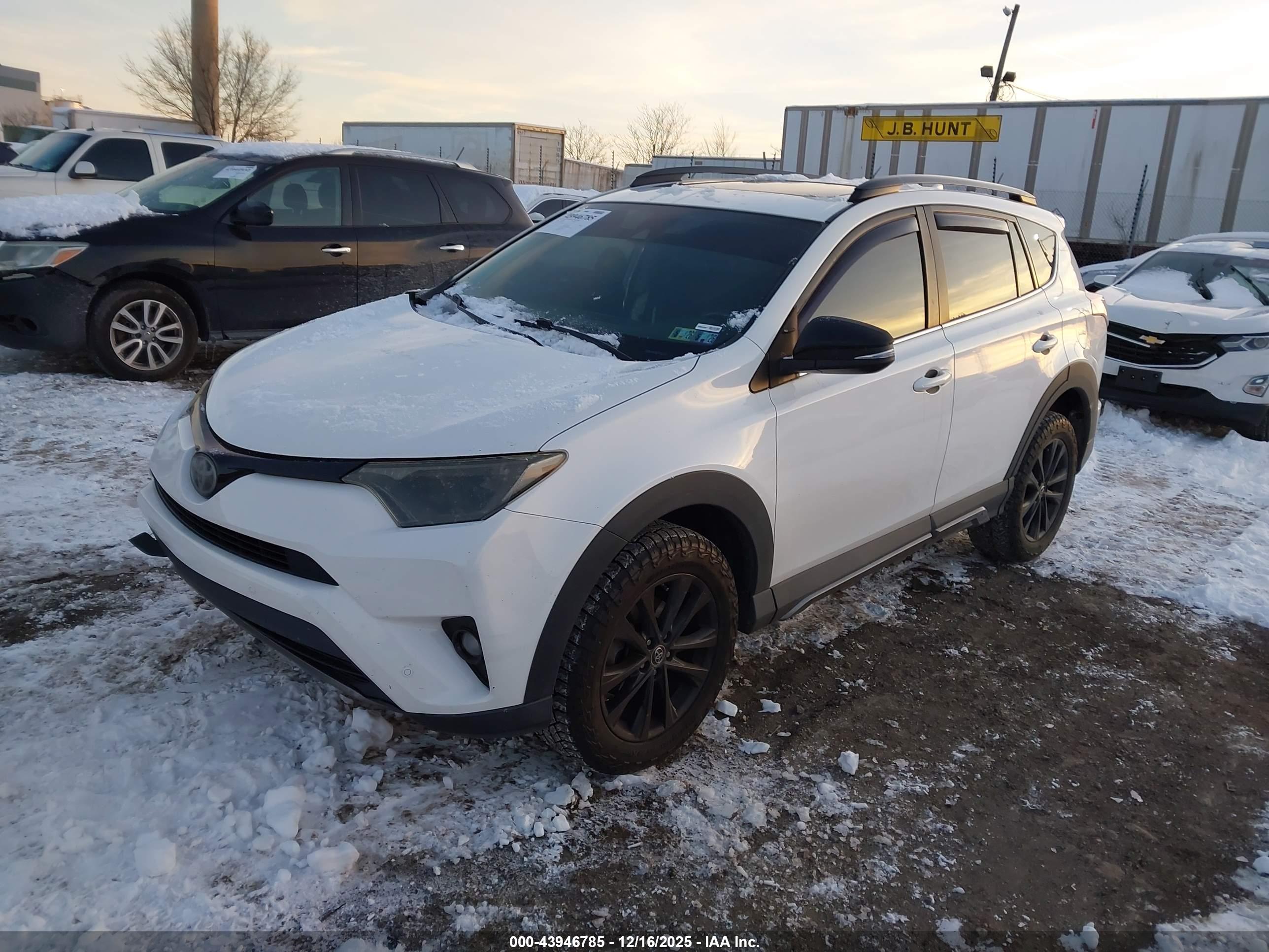 TOYOTA RAV4 image 2