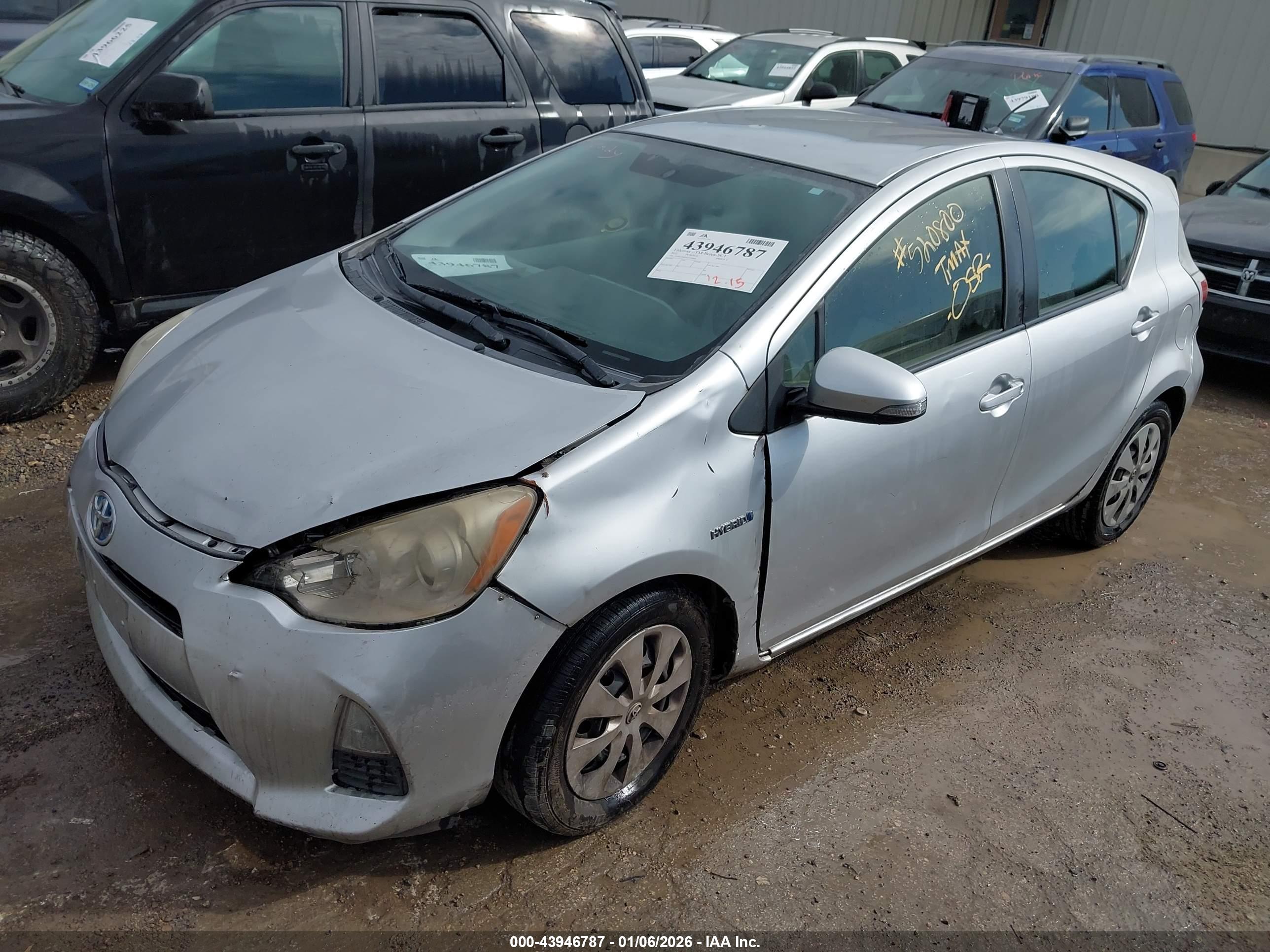 TOYOTA PRIUS image 2