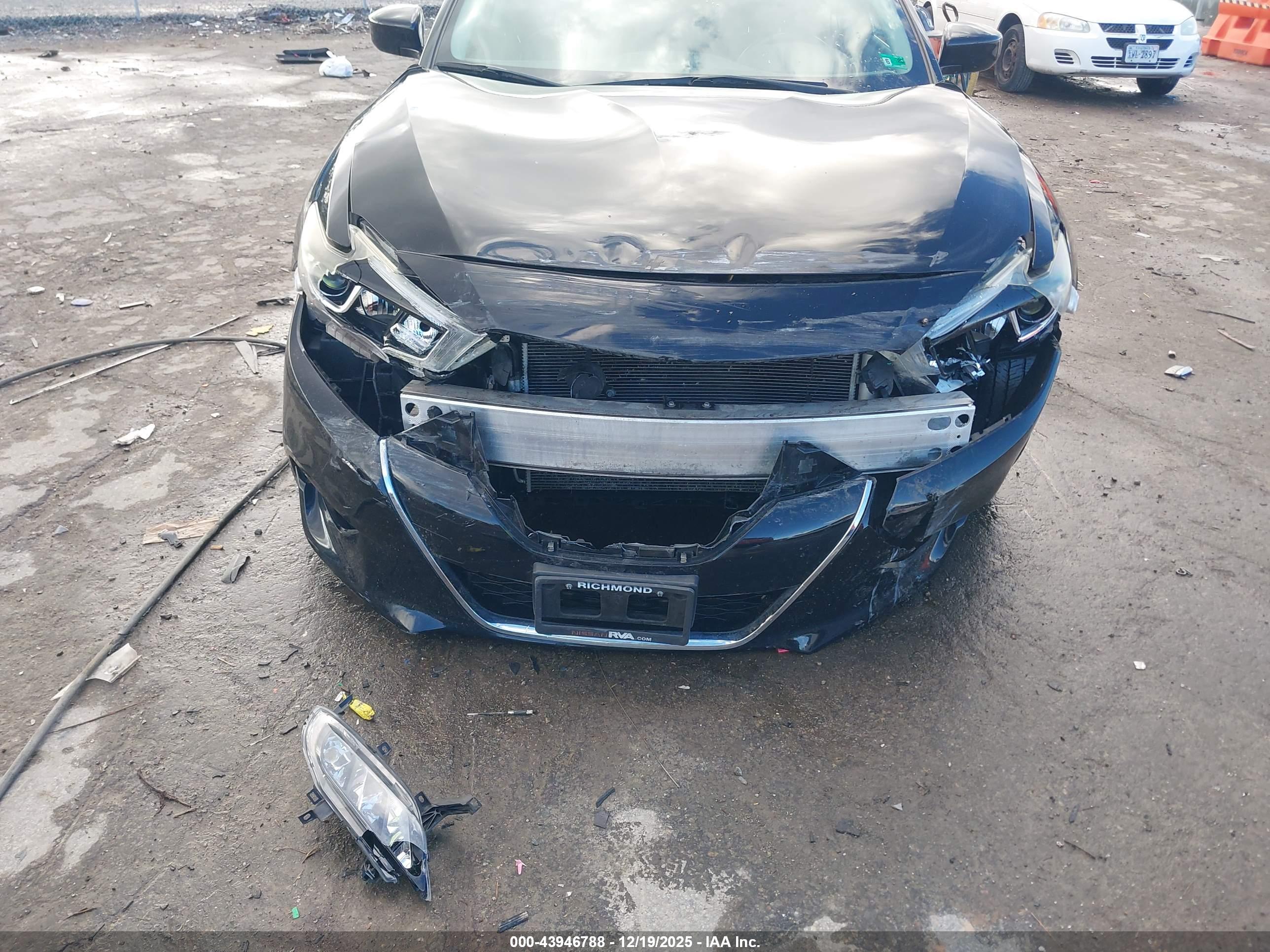 NISSAN MAXIMA image 6