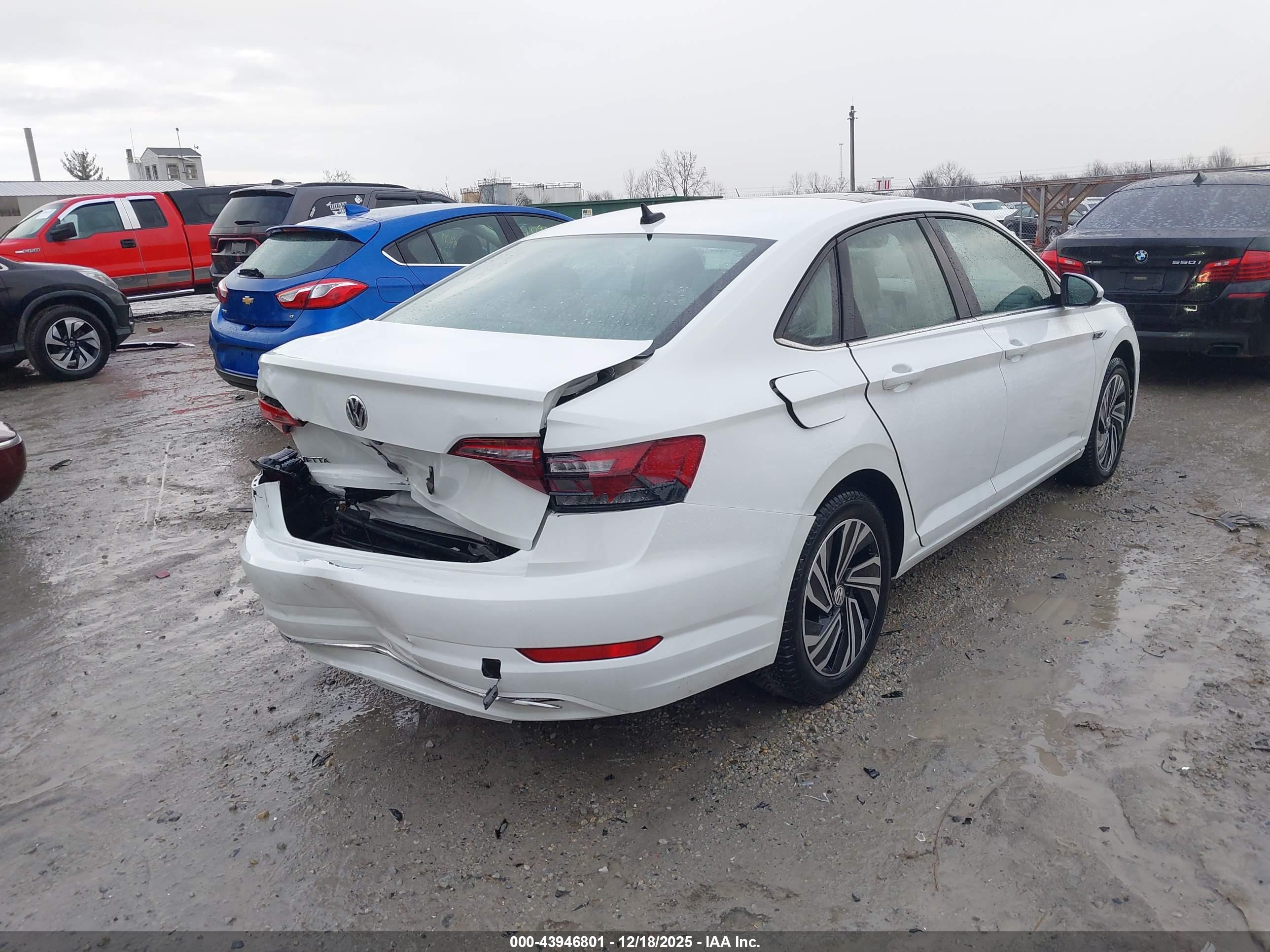 VOLKSWAGEN JETTA image 4