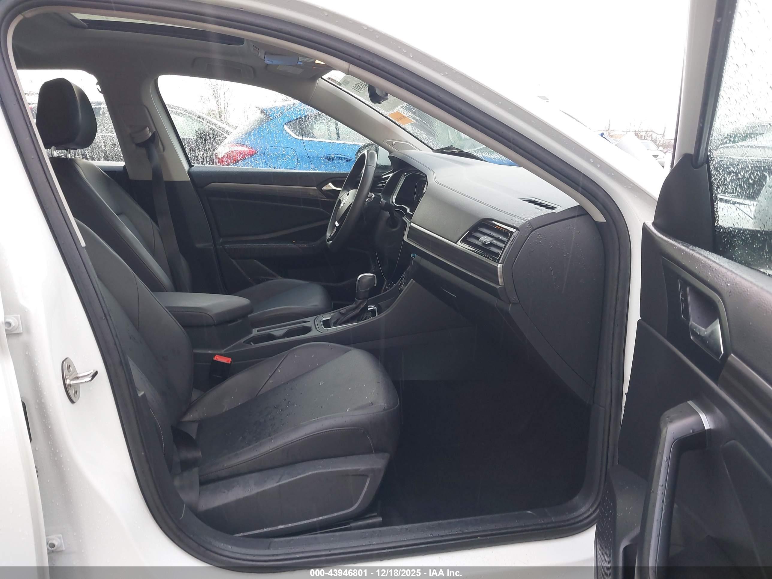 VOLKSWAGEN JETTA image 5