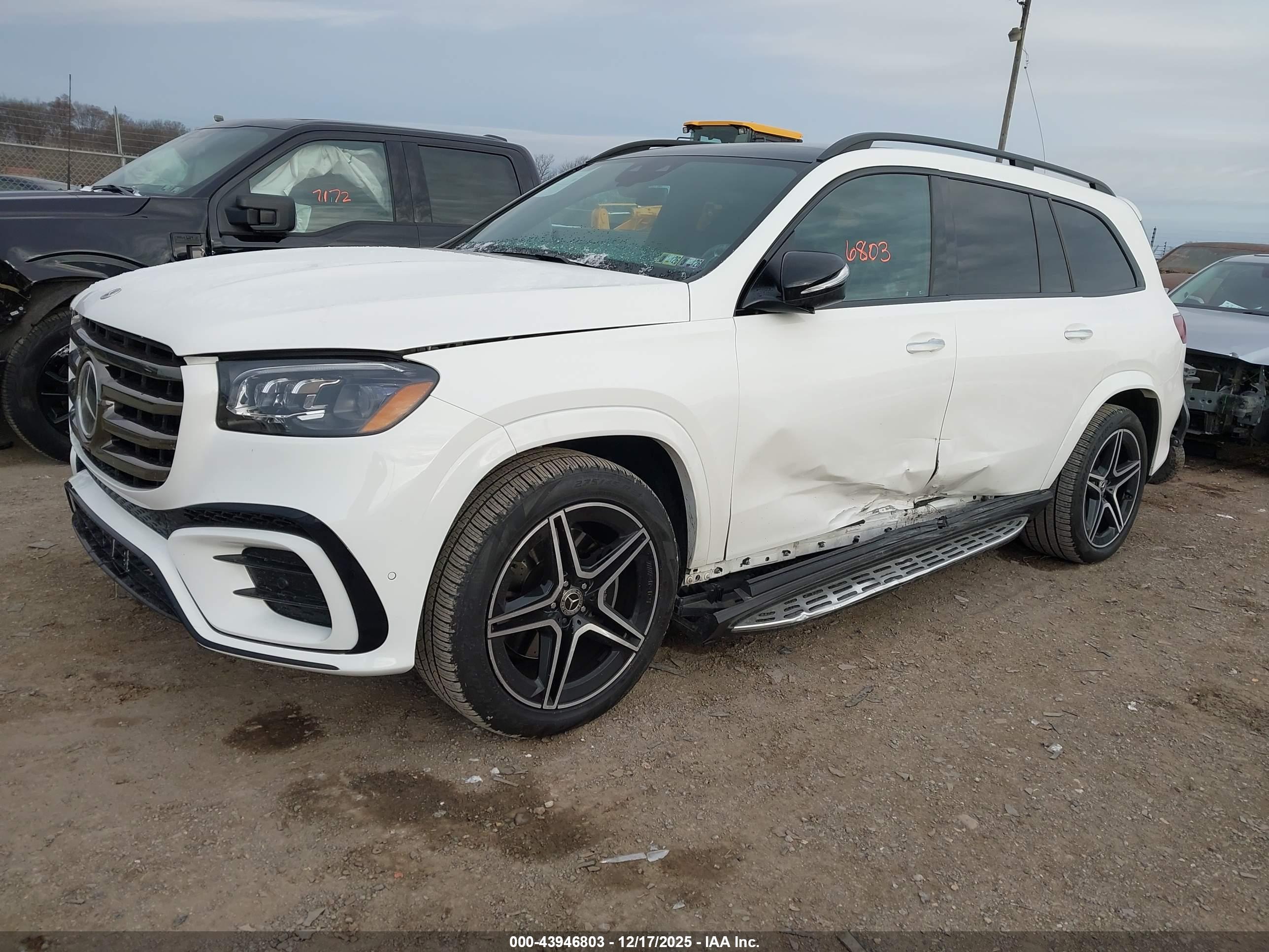 MERCEDES-BENZ GLS image 2