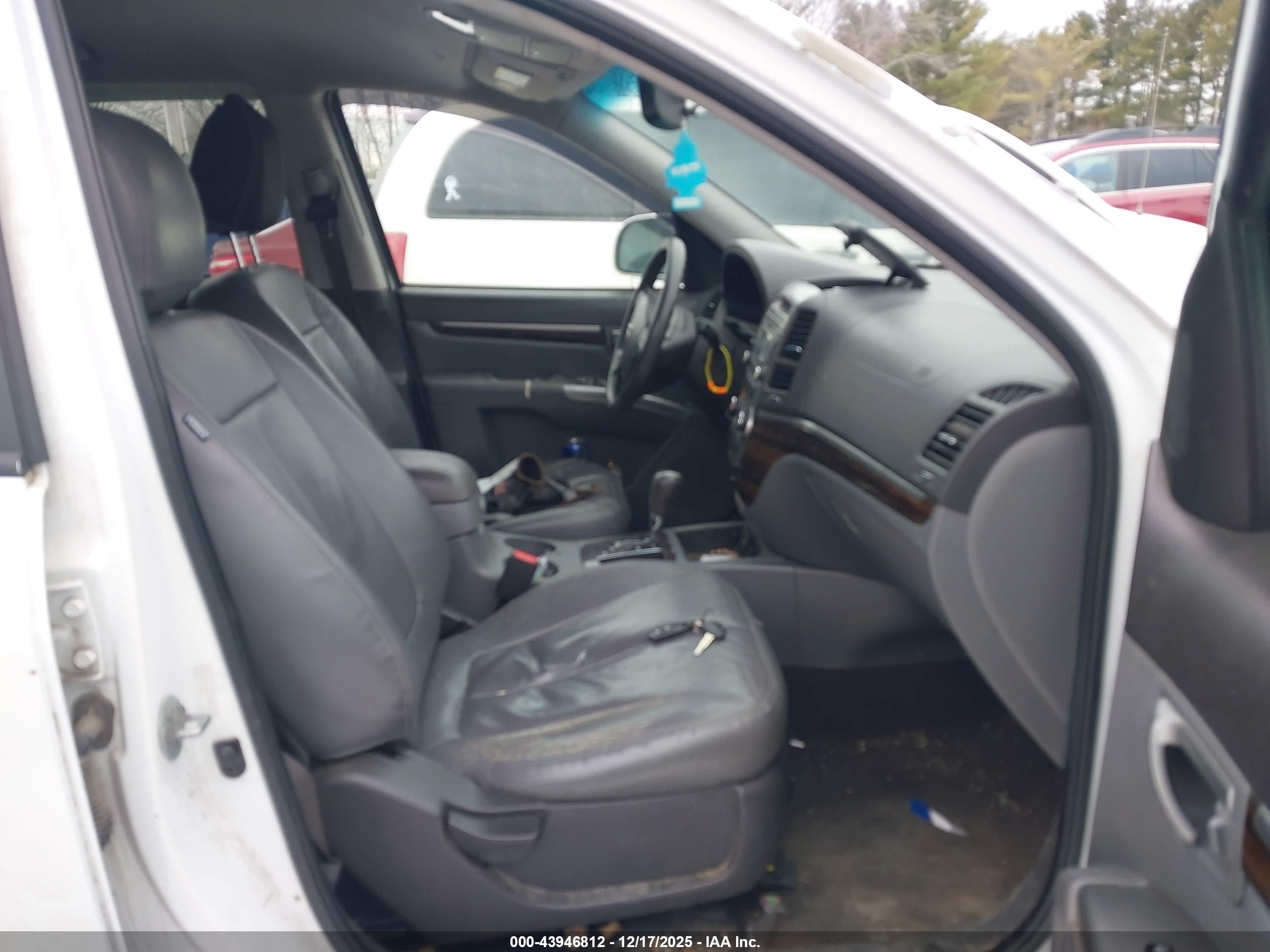 HYUNDAI SANTA image 5