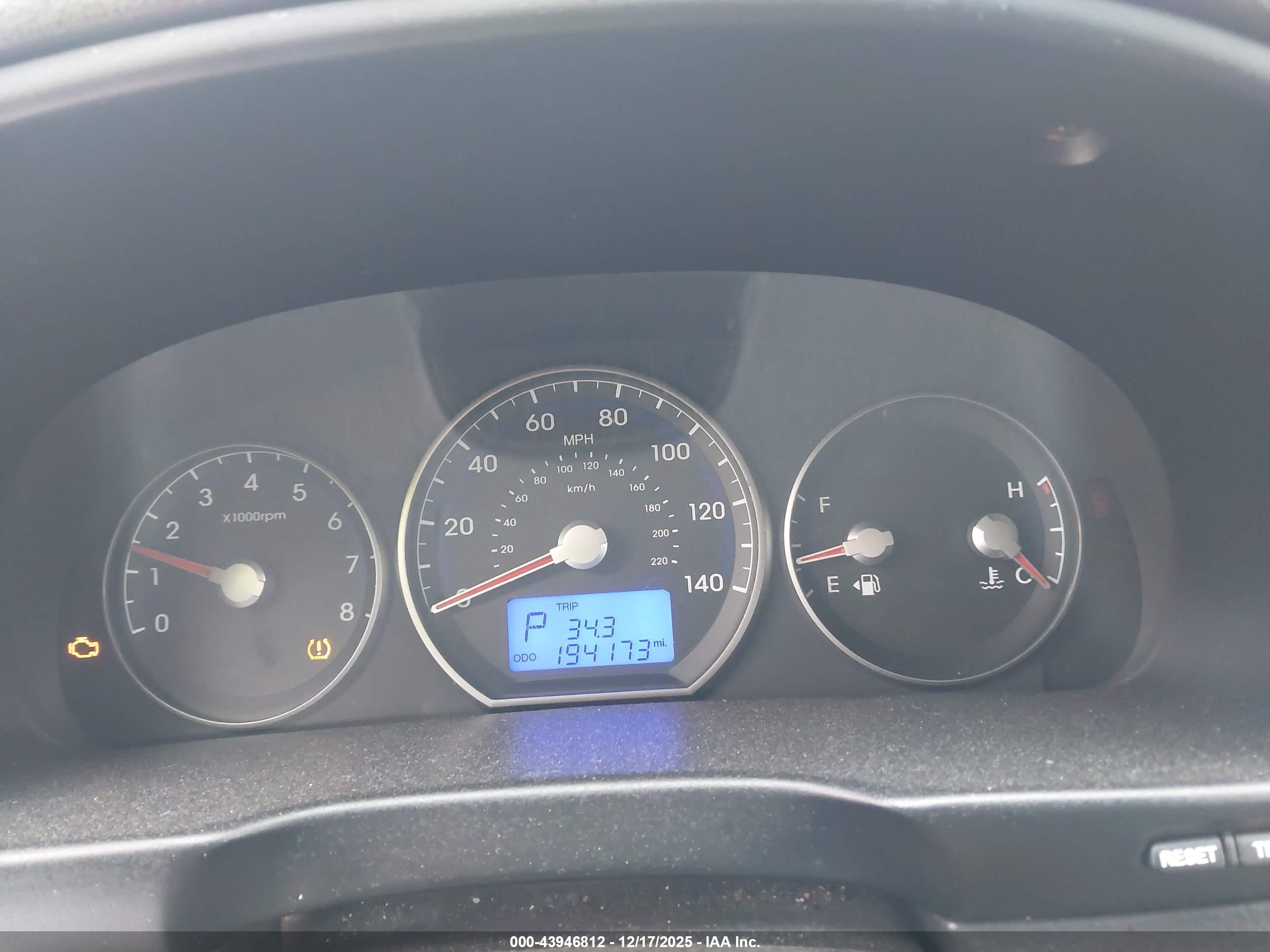 HYUNDAI SANTA image 7