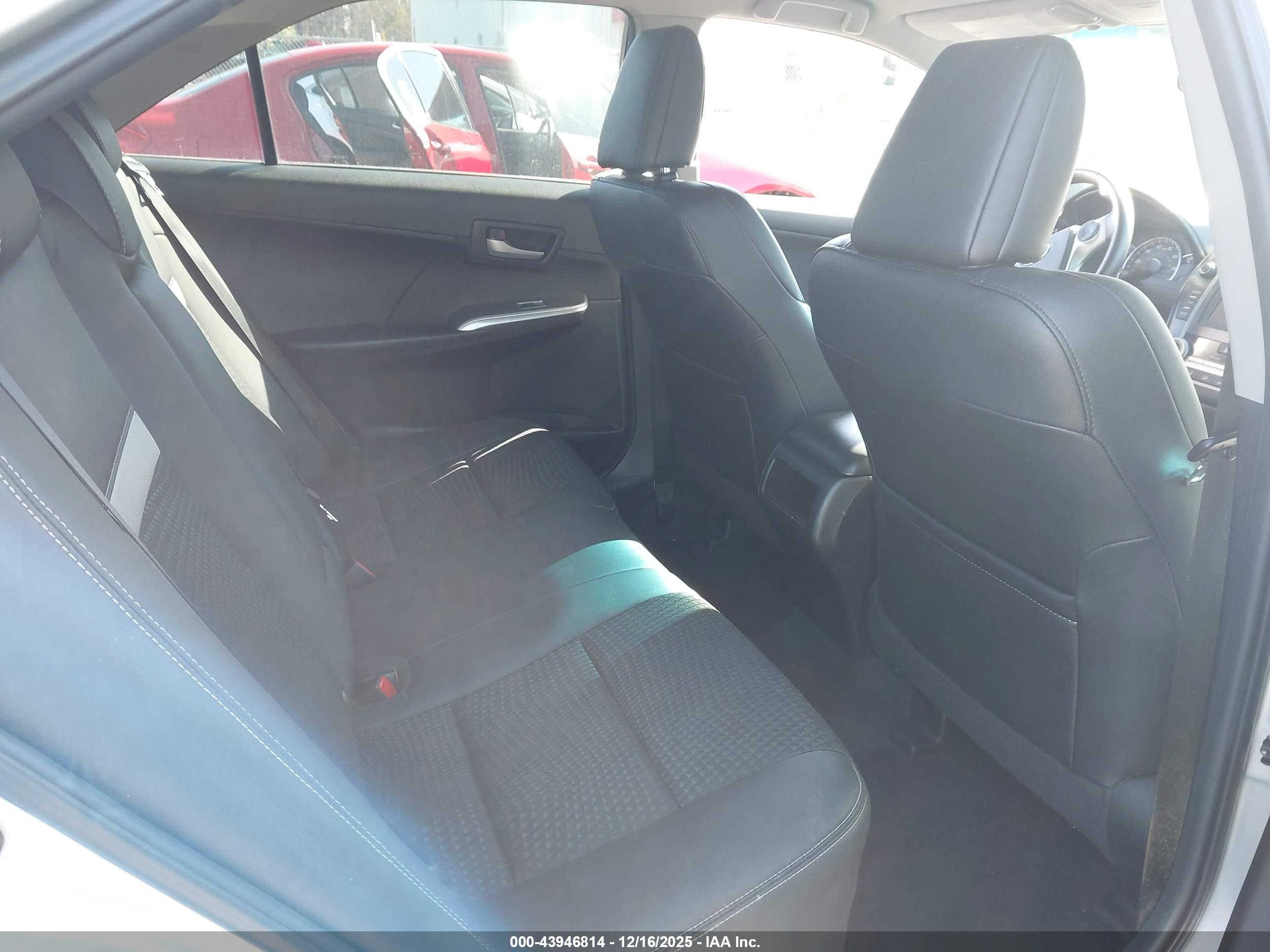 TOYOTA CAMRY image 8