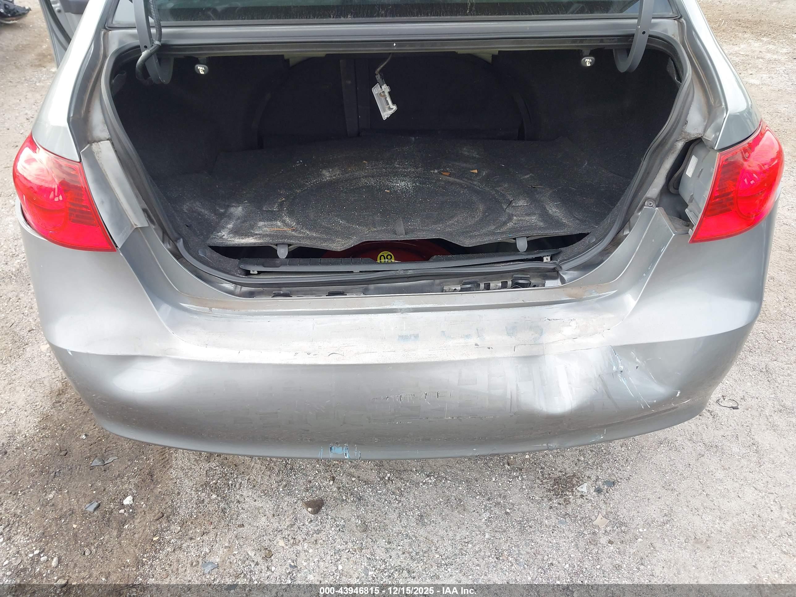 HYUNDAI ELANTRA image 6