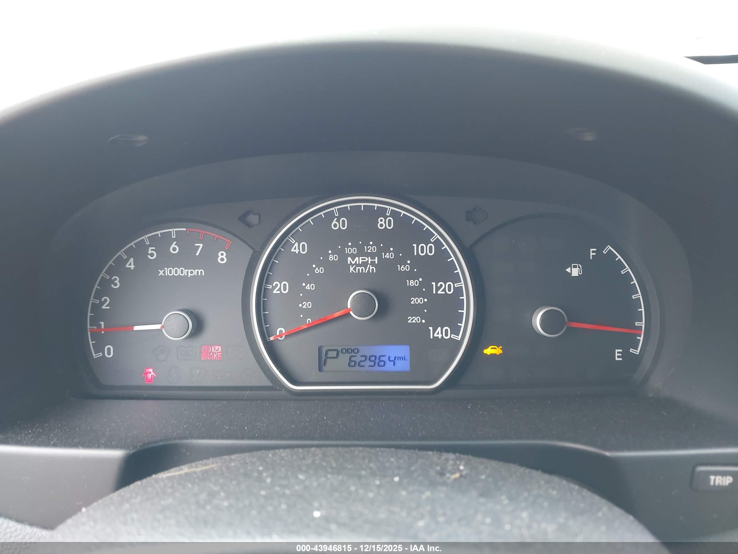 HYUNDAI ELANTRA image 7