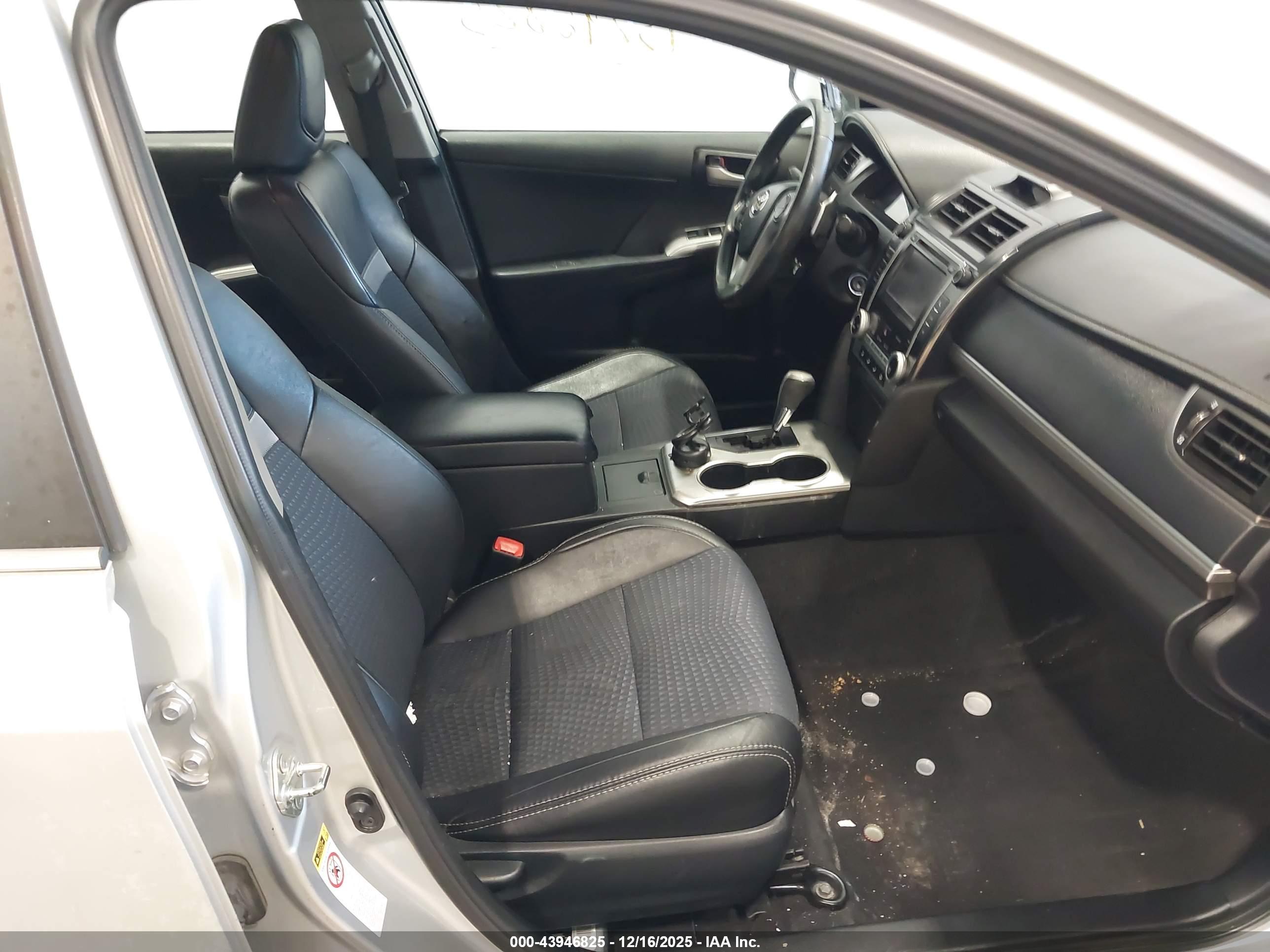 TOYOTA CAMRY image 5