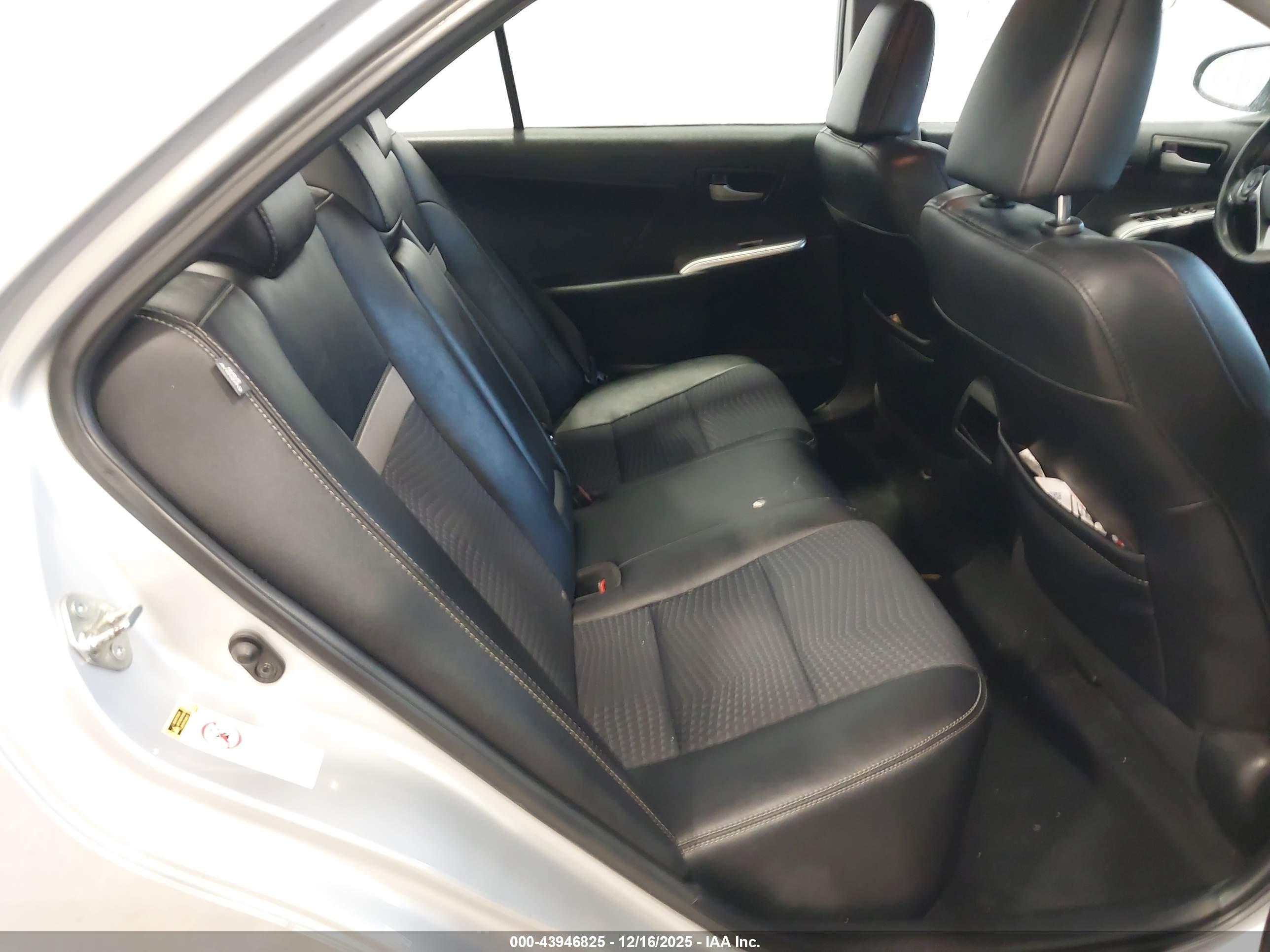 TOYOTA CAMRY image 8