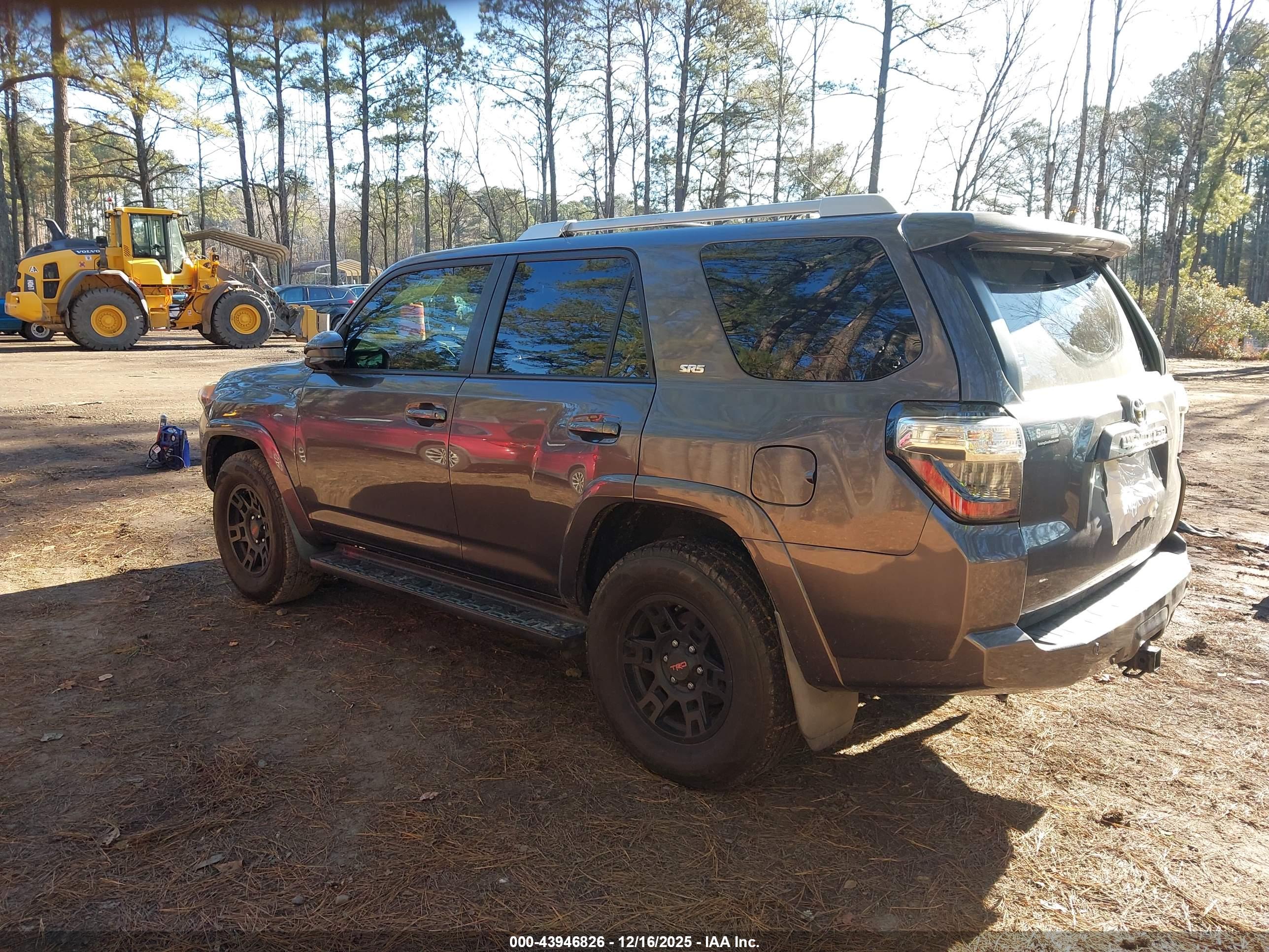 TOYOTA 4RUNNER image 3
