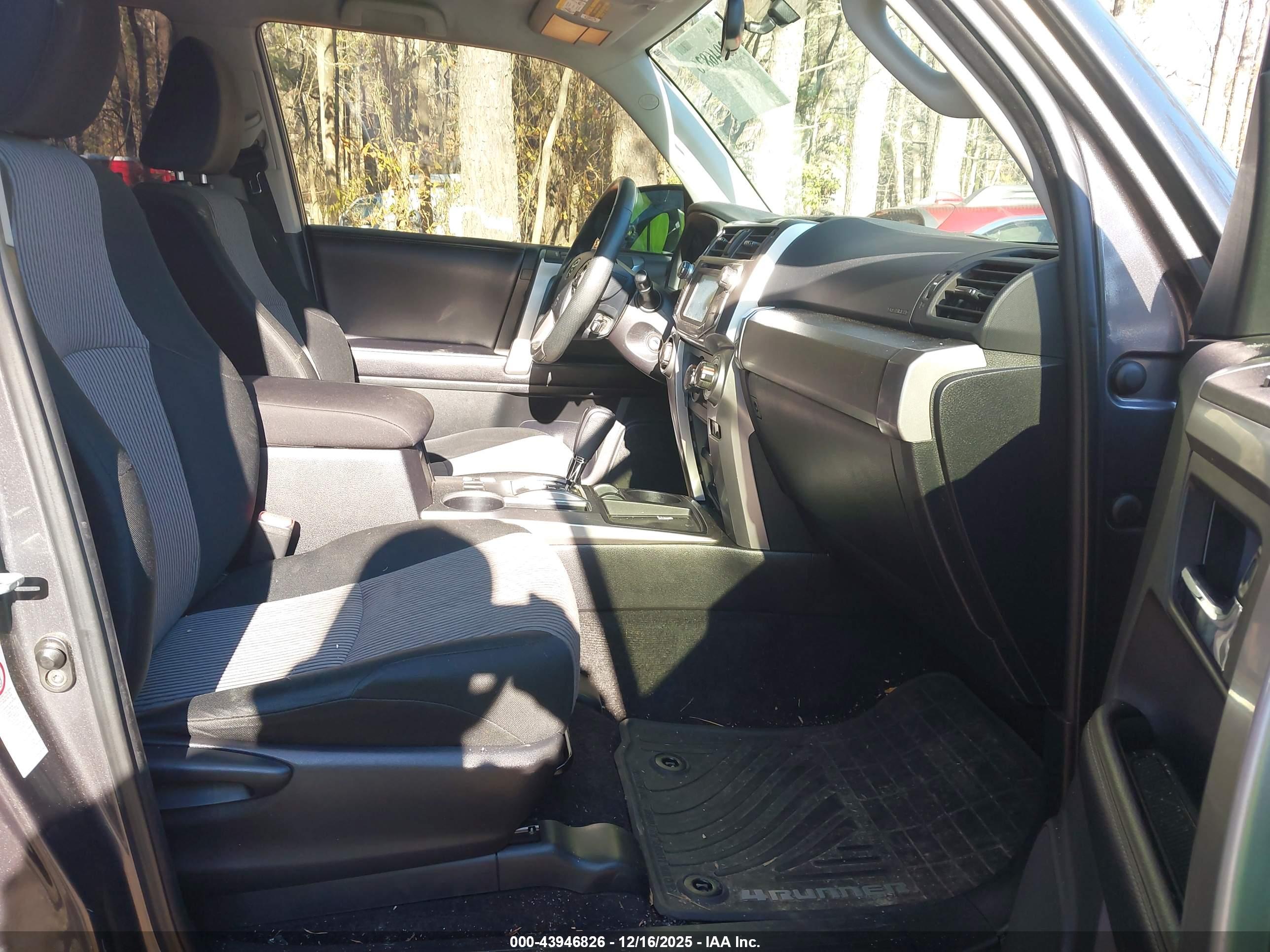 TOYOTA 4RUNNER image 5