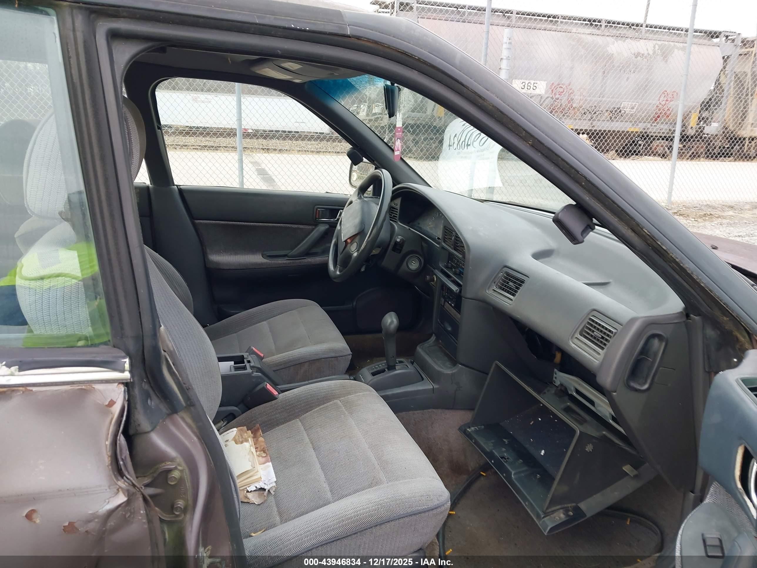 SUBARU LEGACY image 5
