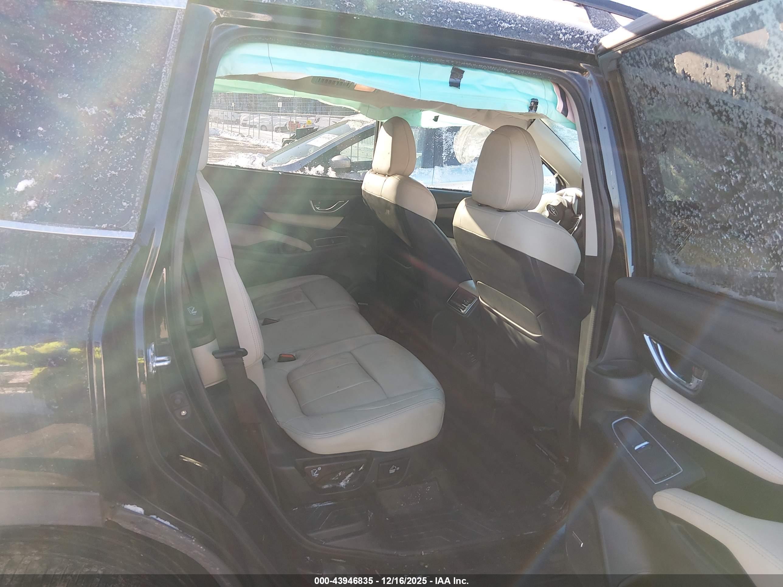 SUBARU ASCENT image 8