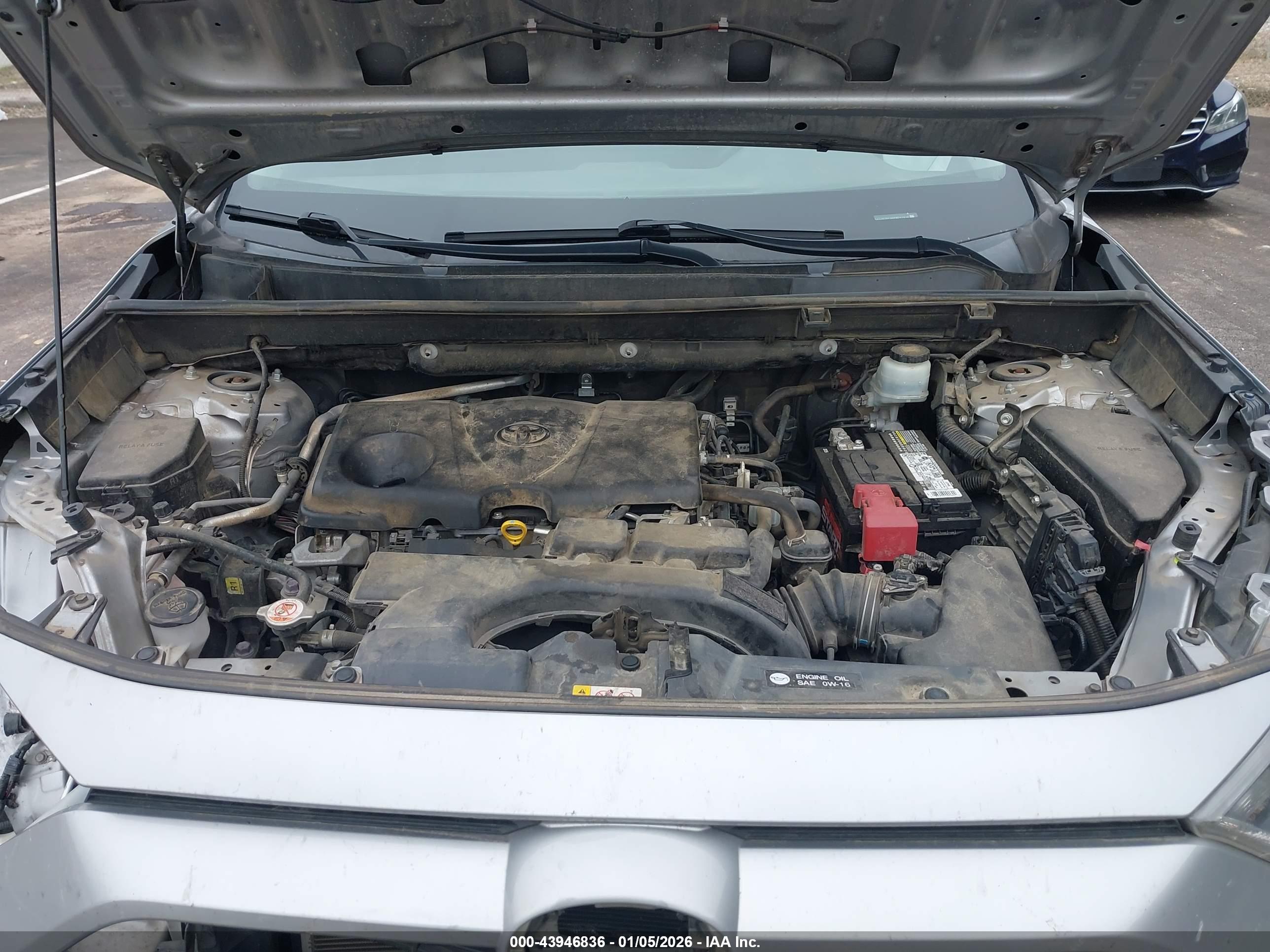 TOYOTA RAV4 image 10
