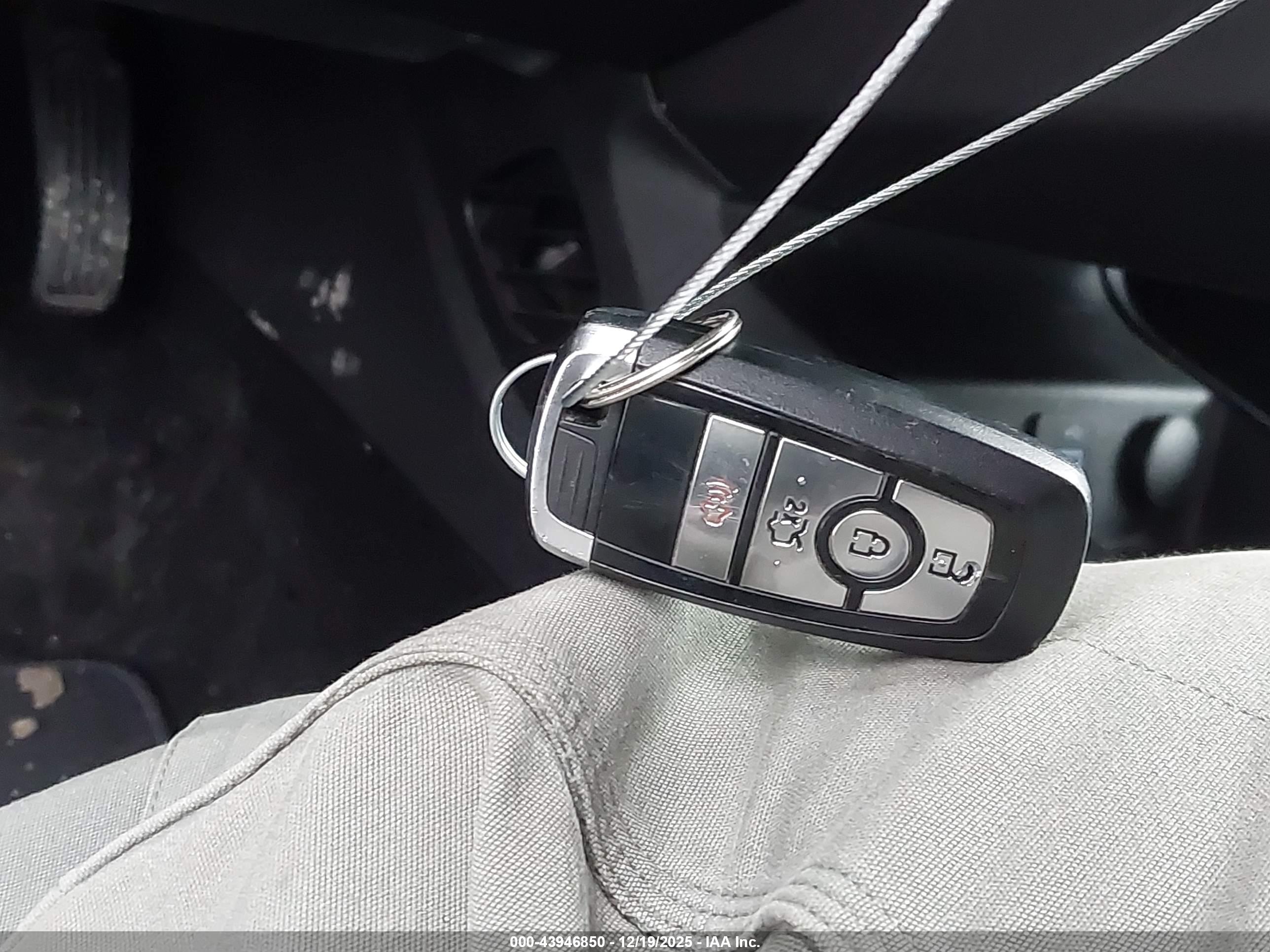 FORD FUSION image 11